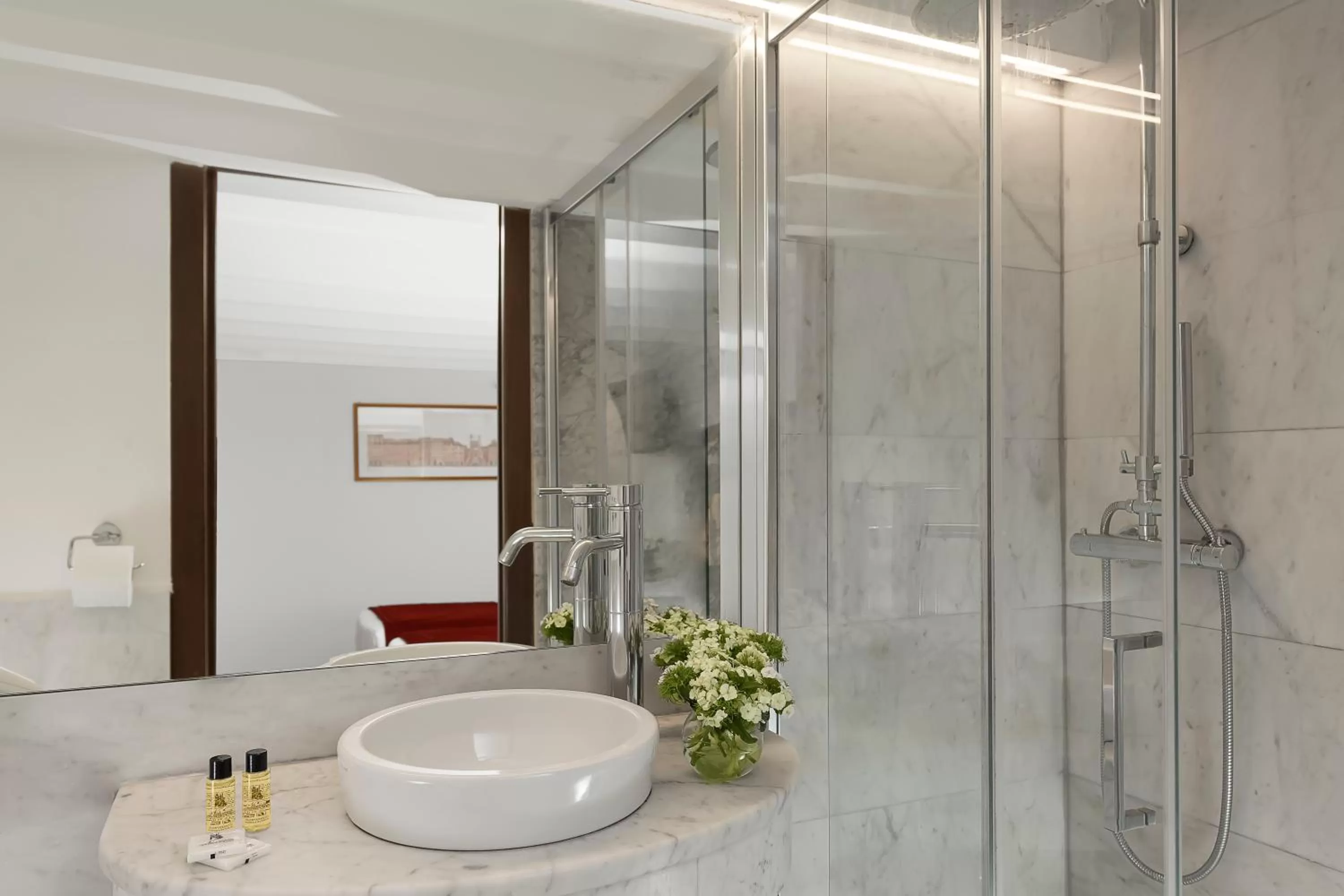 Bathroom in Hotel Navona