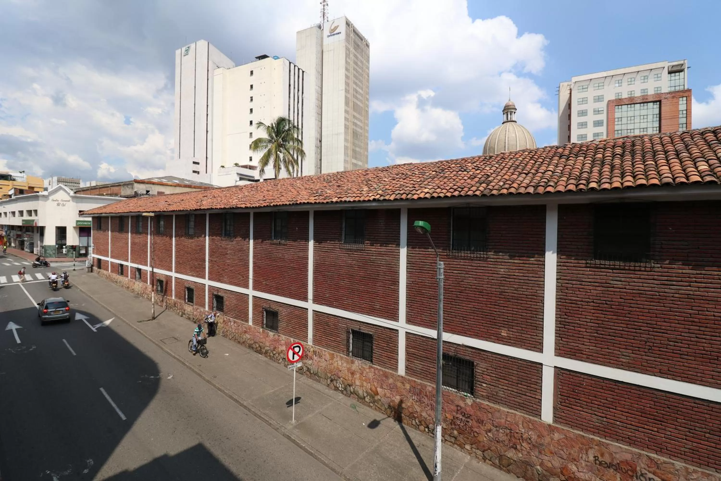 Street view in 554 Apartments