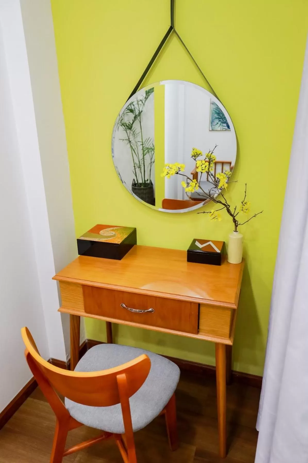 hair dresser in Chez Mimosa Local - Free Laundry