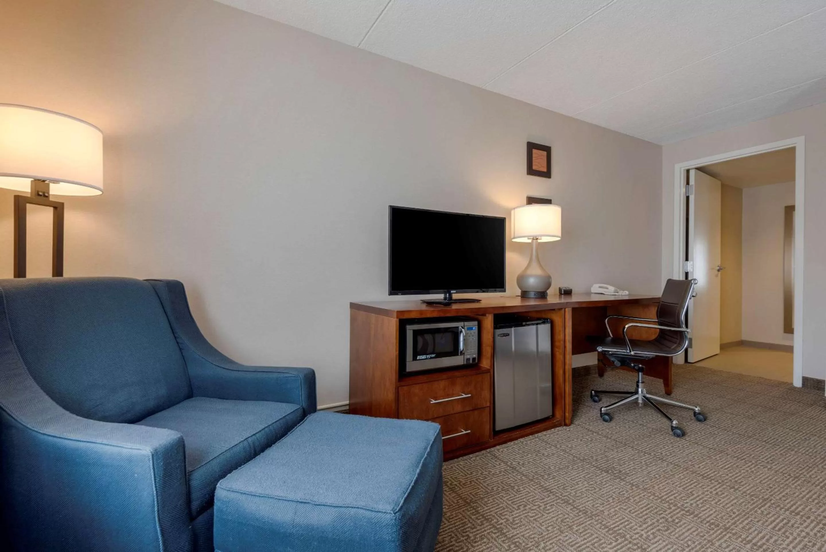 Photo of the whole room in Comfort Inn The Pointe