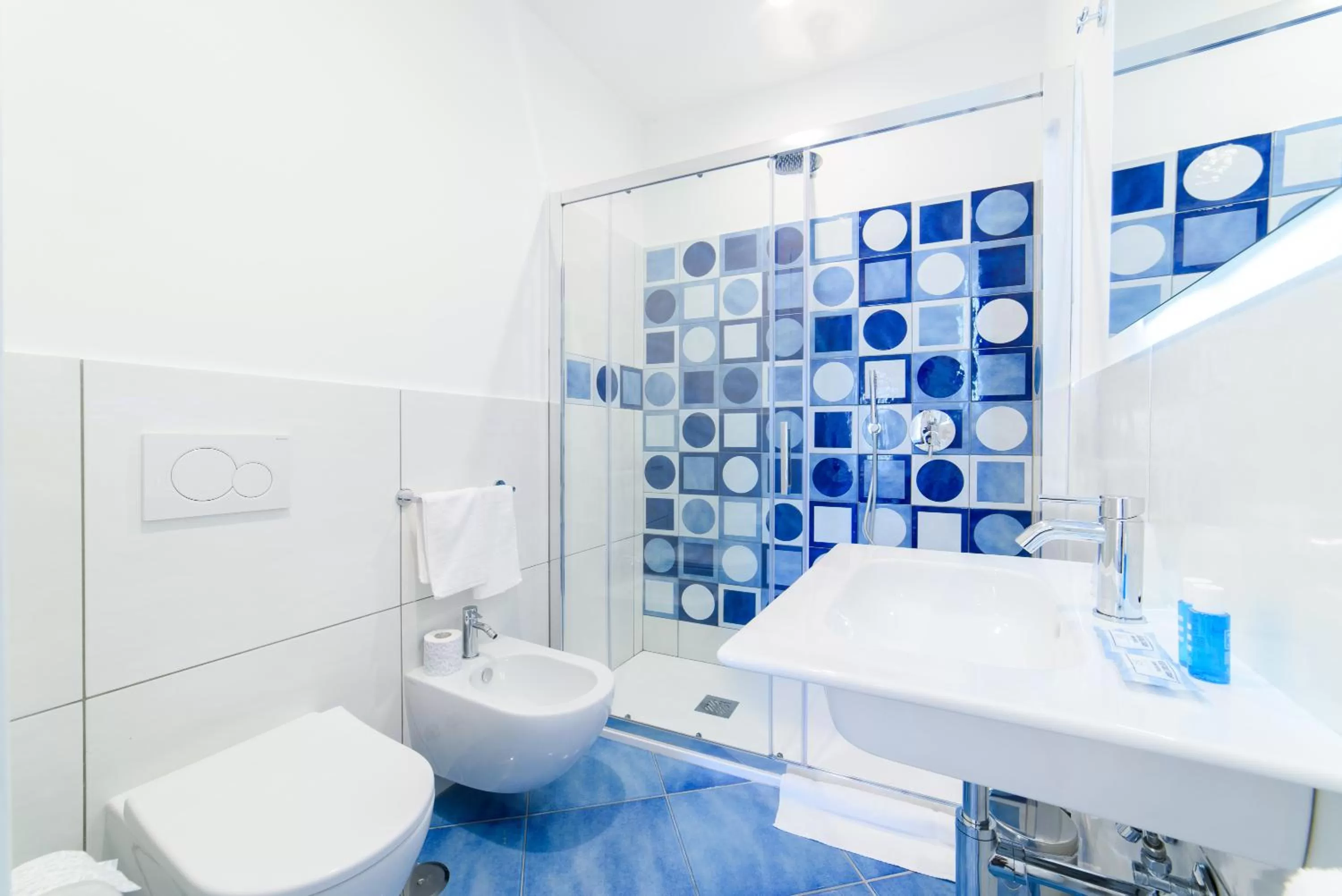 Shower in La Dimora del Maestro