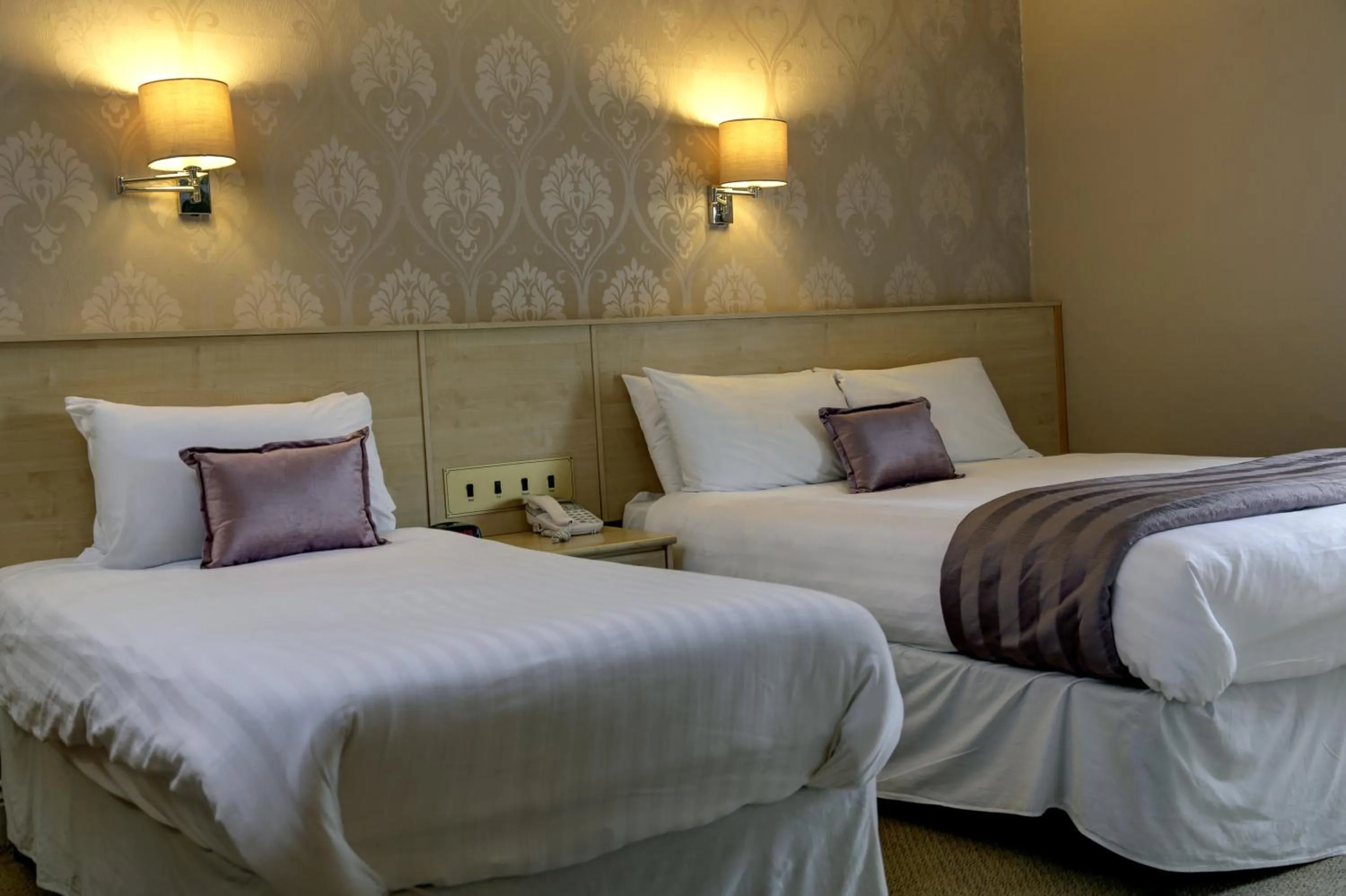 Bed in Best Western New Kent Hotel