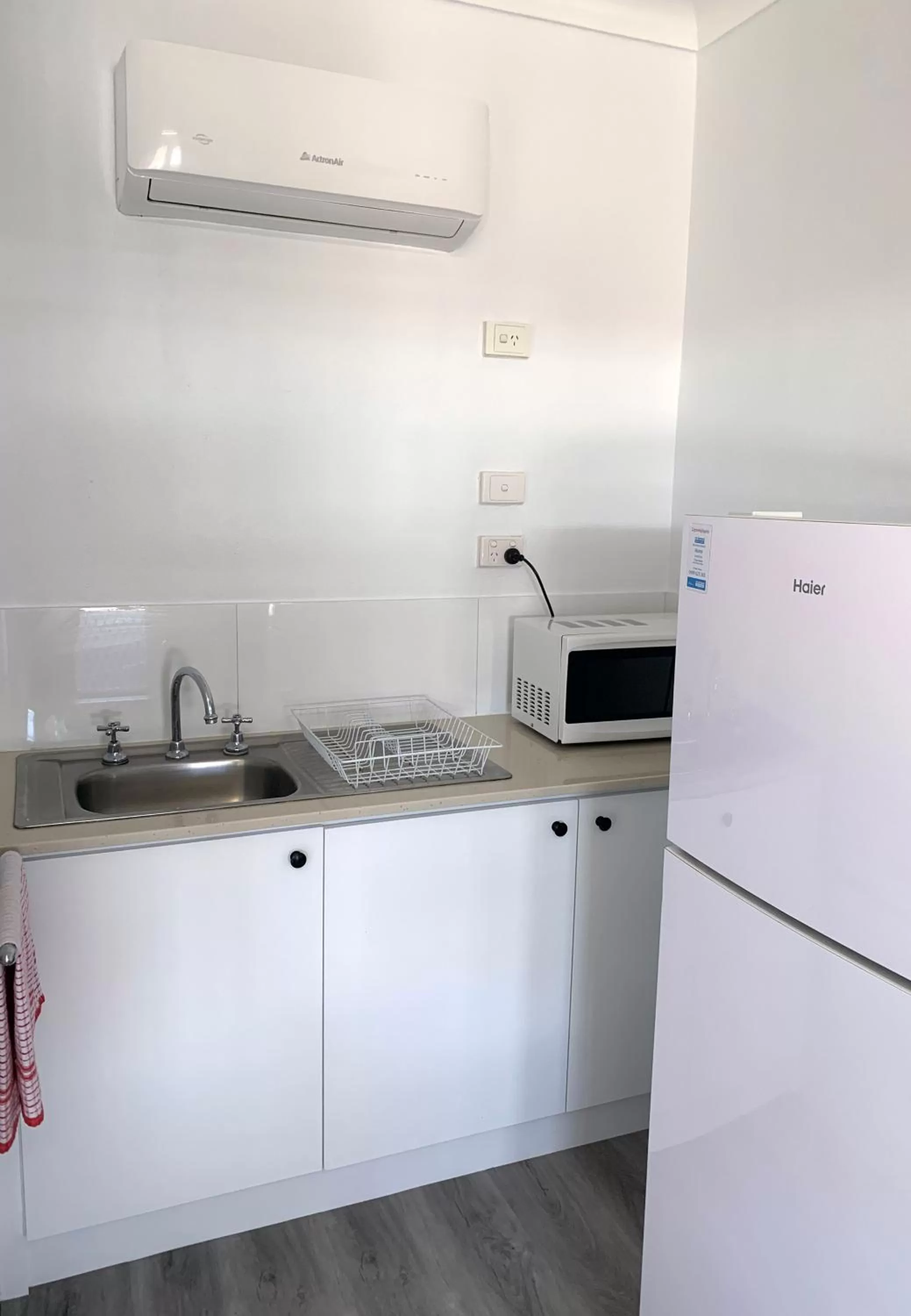 Kitchen or kitchenette in Baths Motel Moree