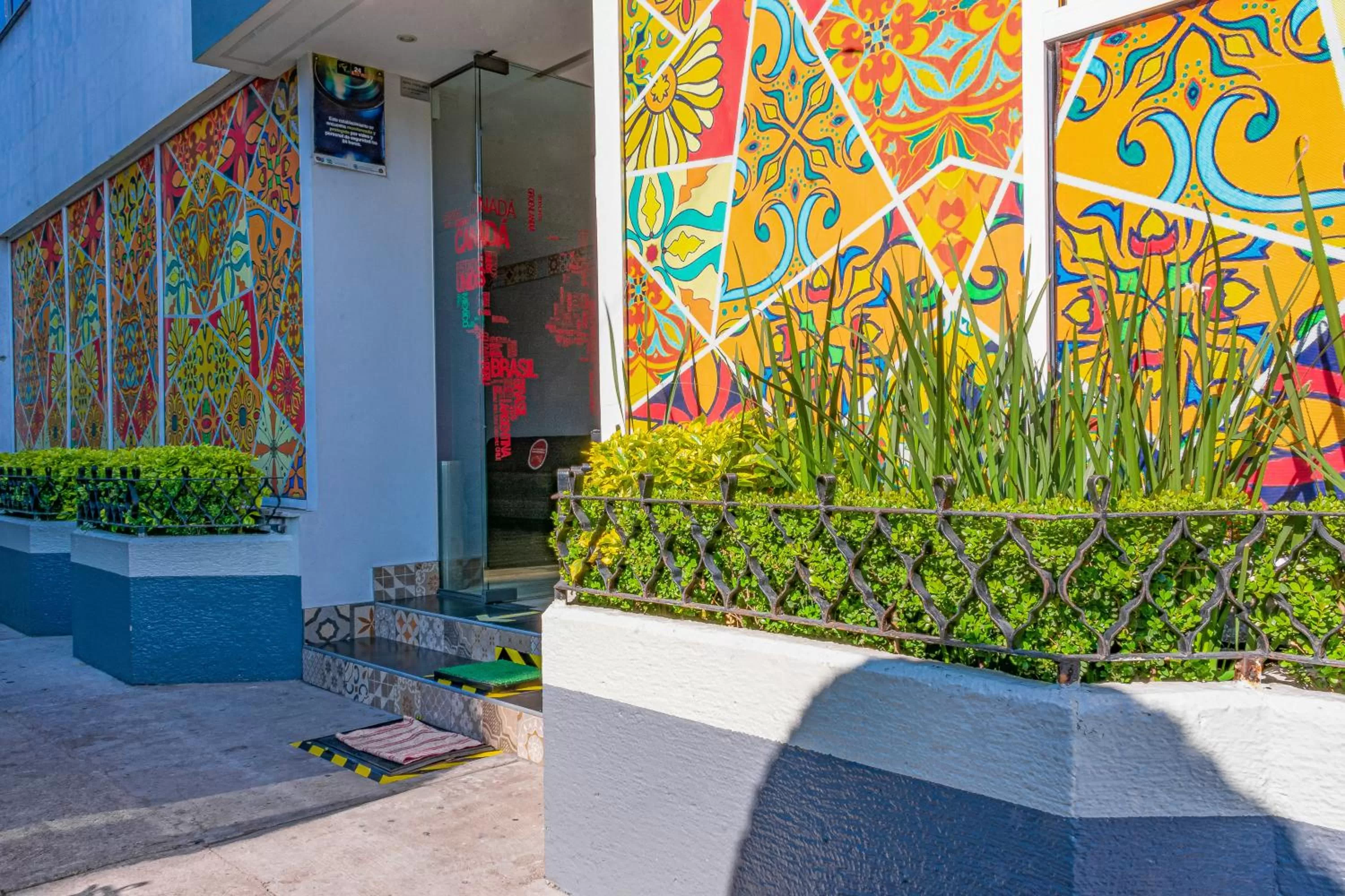 Property building in Frida Costa Azul