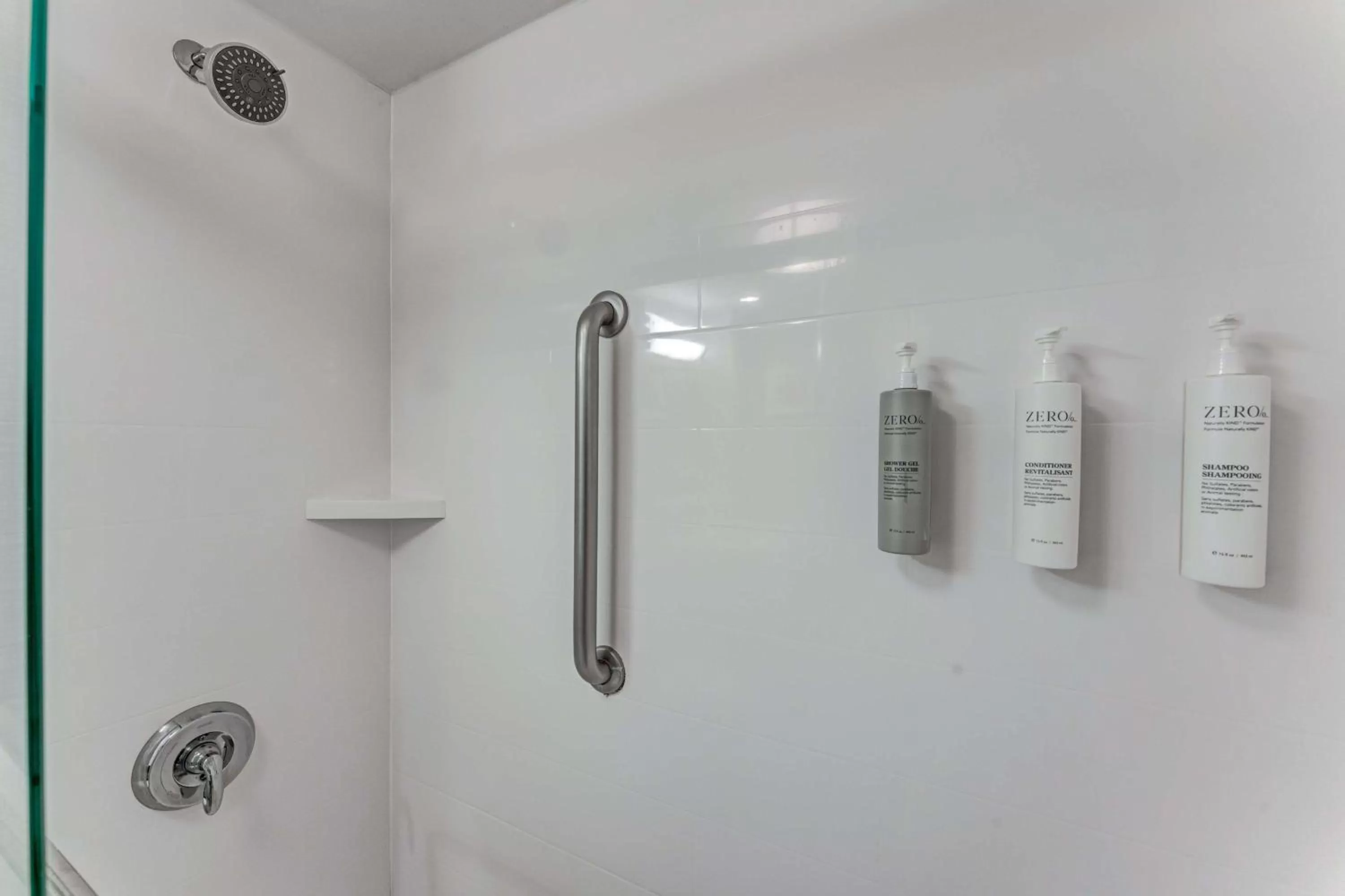 Bathroom in Hampton Inn Morgantown