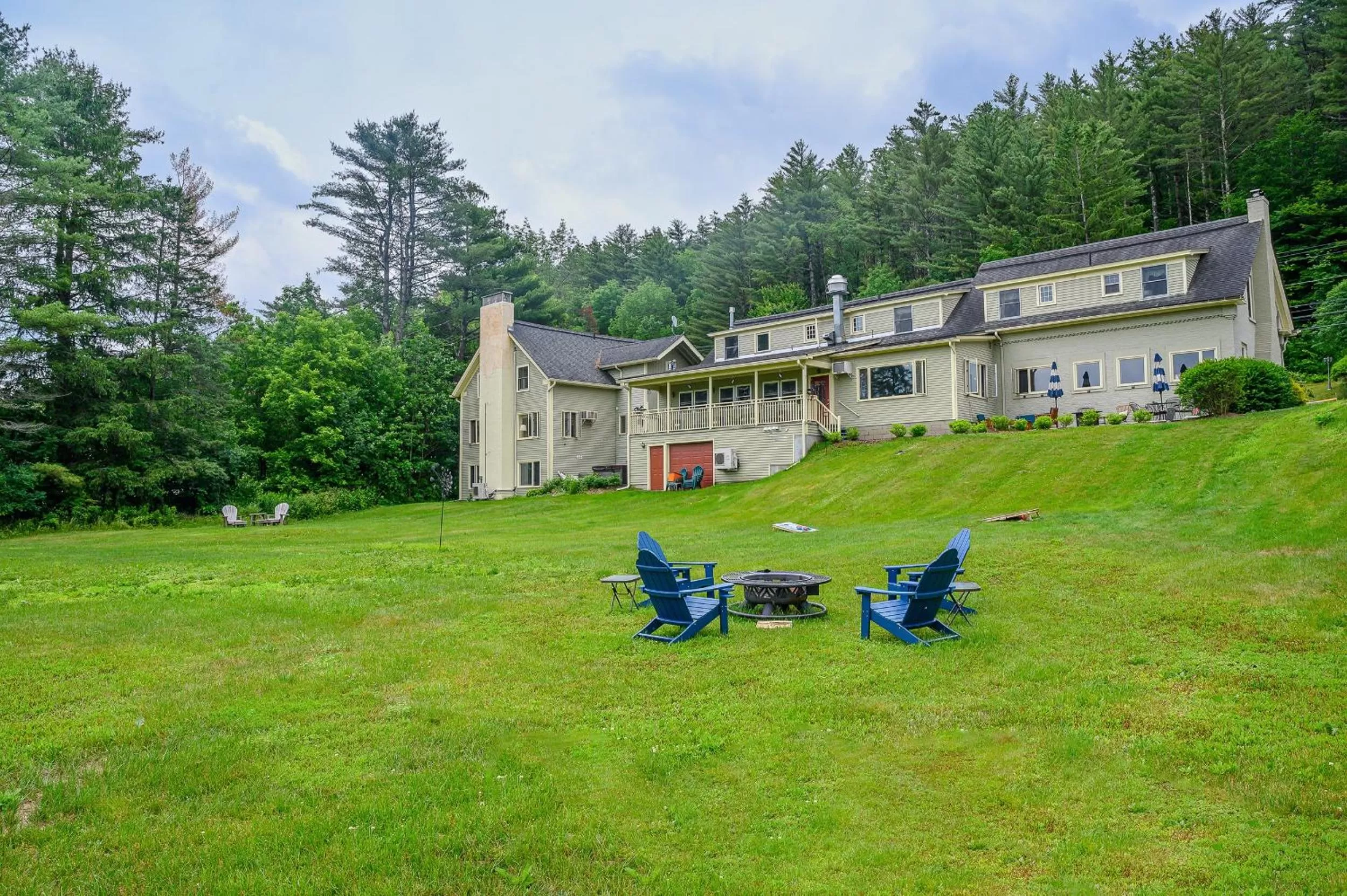 Property building in Brass Lantern Inn