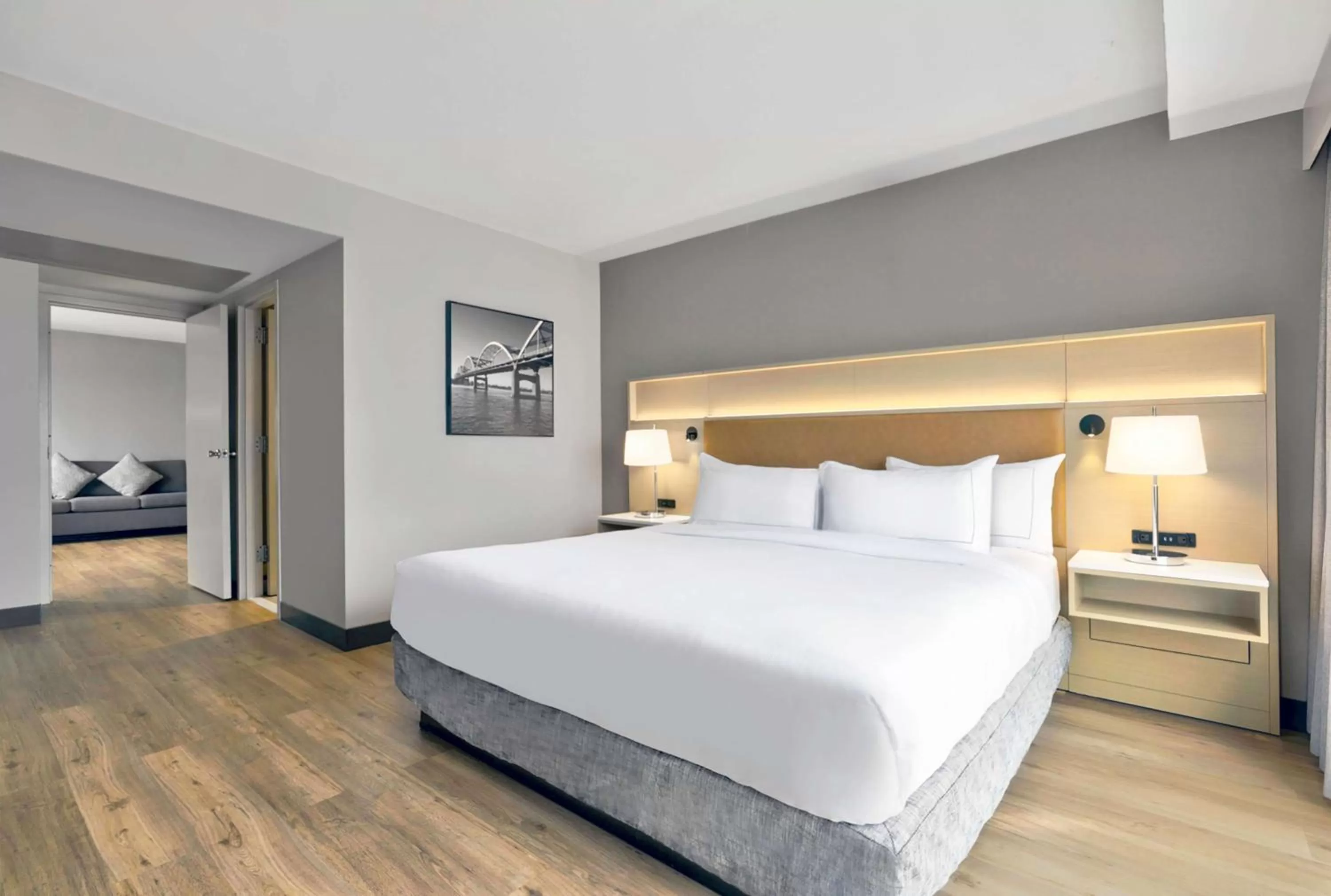 Bed in DoubleTree by Hilton Davenport