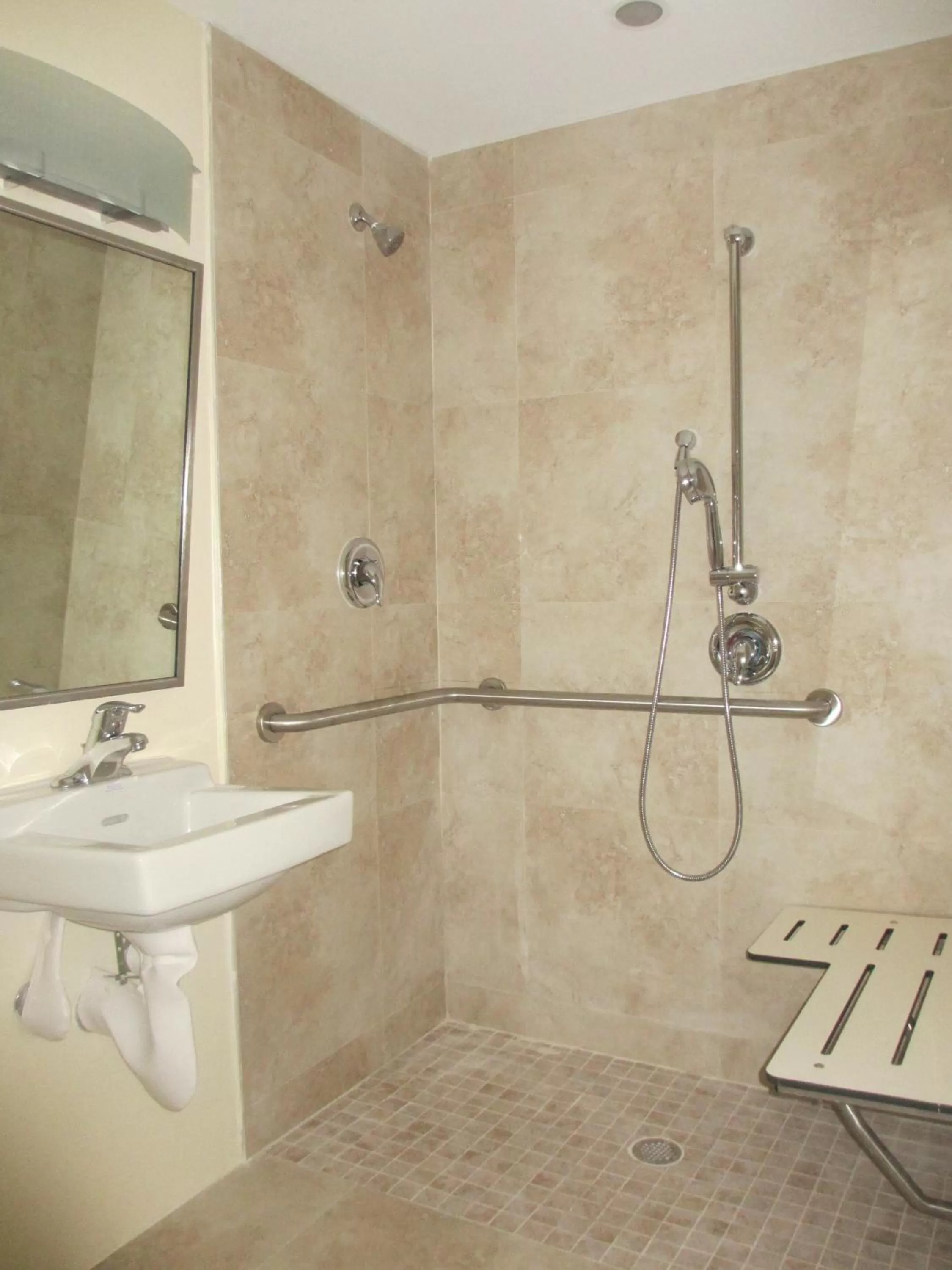 Bathroom in Westover Arms Hotel