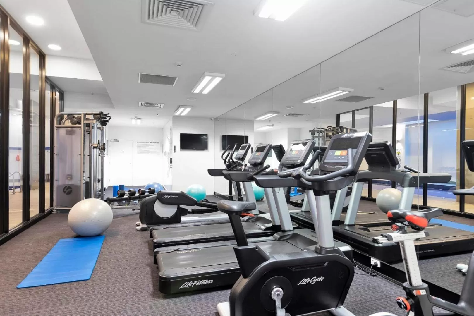 Fitness centre/facilities in Pegasus Apart-Hotel