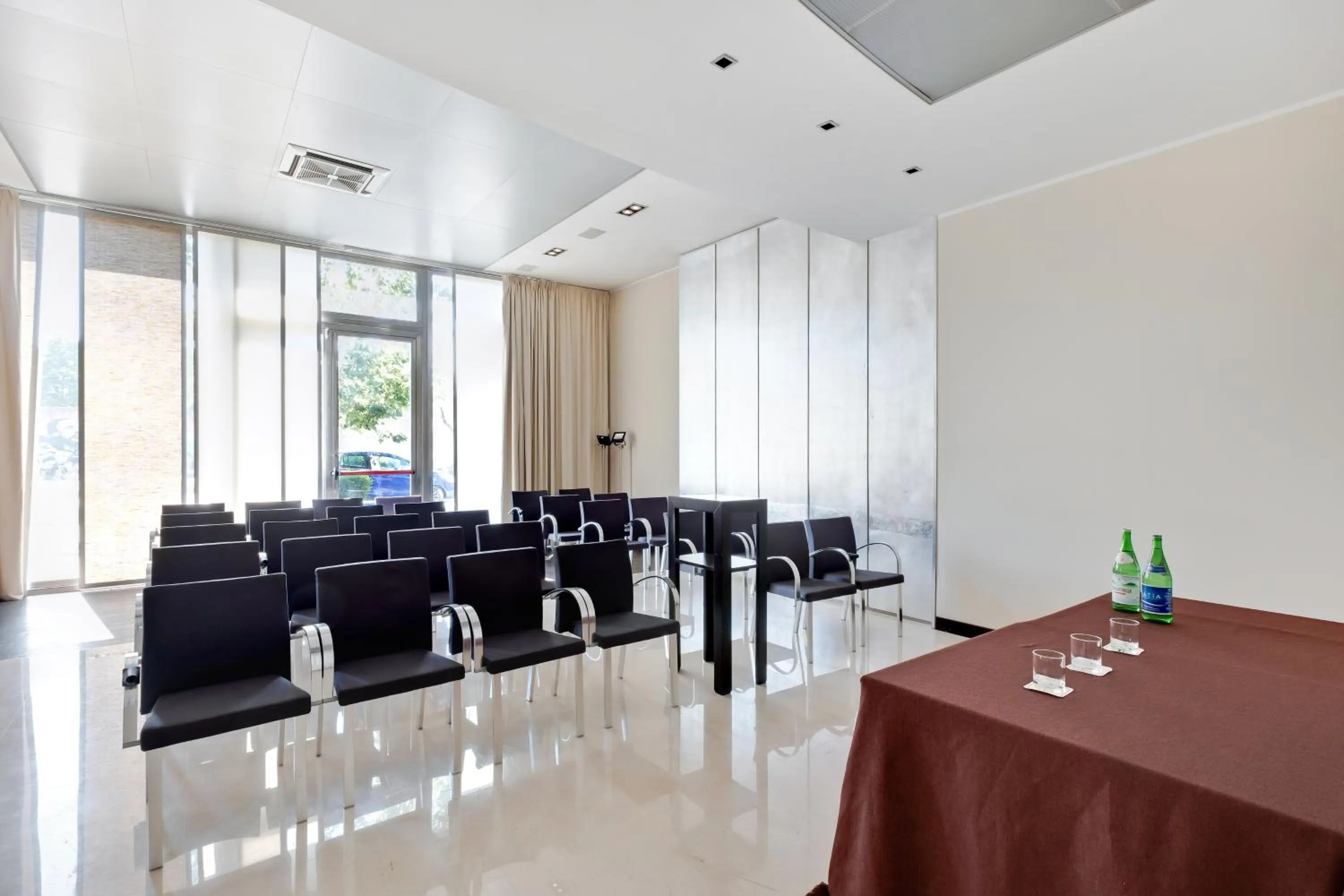 Meeting/conference room in Italiana Hotels Cosenza