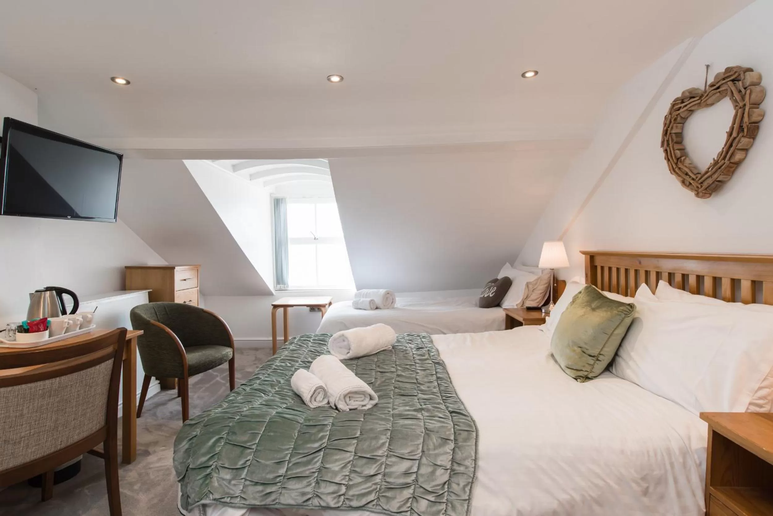 Bedroom, Bed in No 47 Marine Terrace