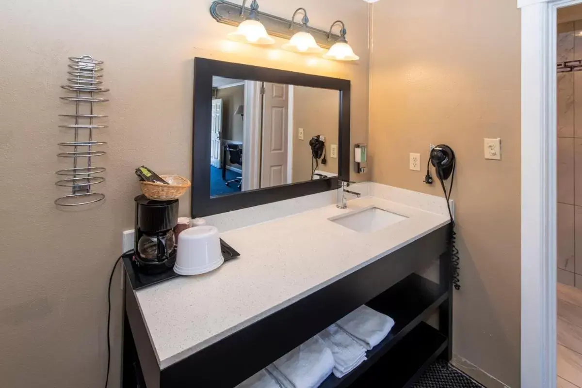 Standard King Room in Surf Motel and Gardens Standard King Room in Surf Motel and Gardens