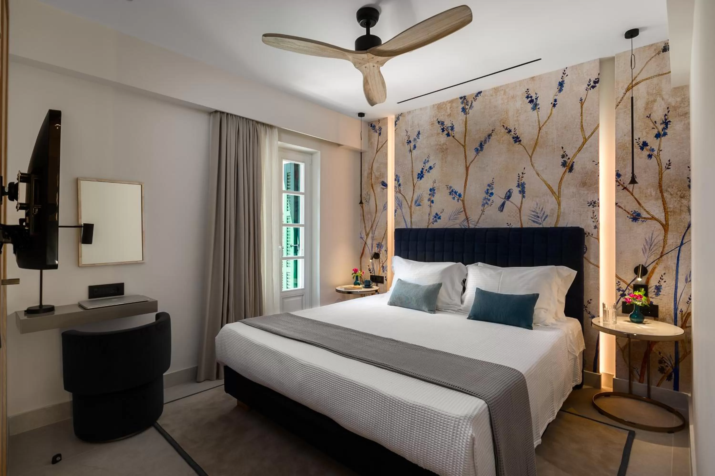 Bed in New York Luxury Suites