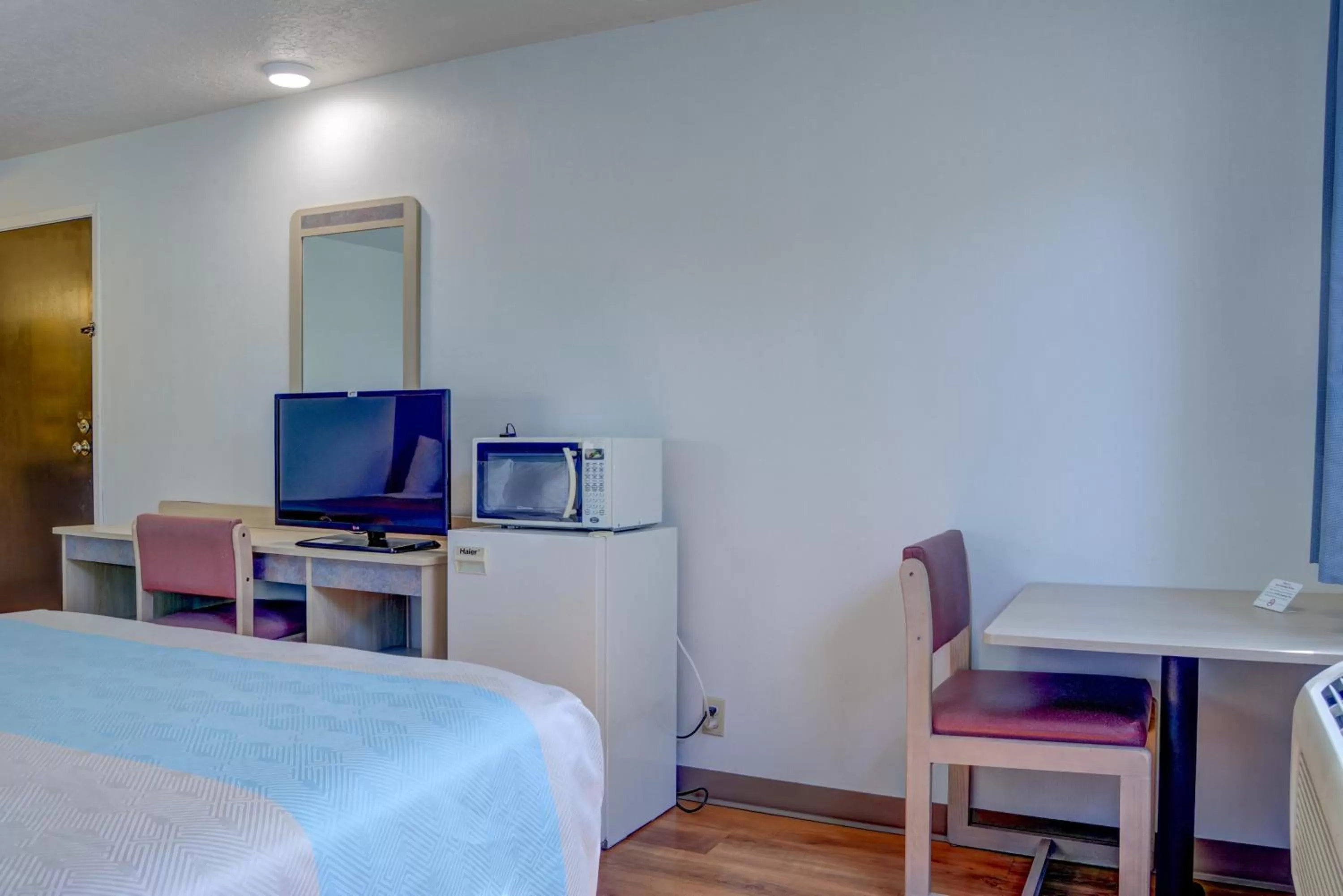 Decorative detail, Bed in Motel 6-The Dalles, OR