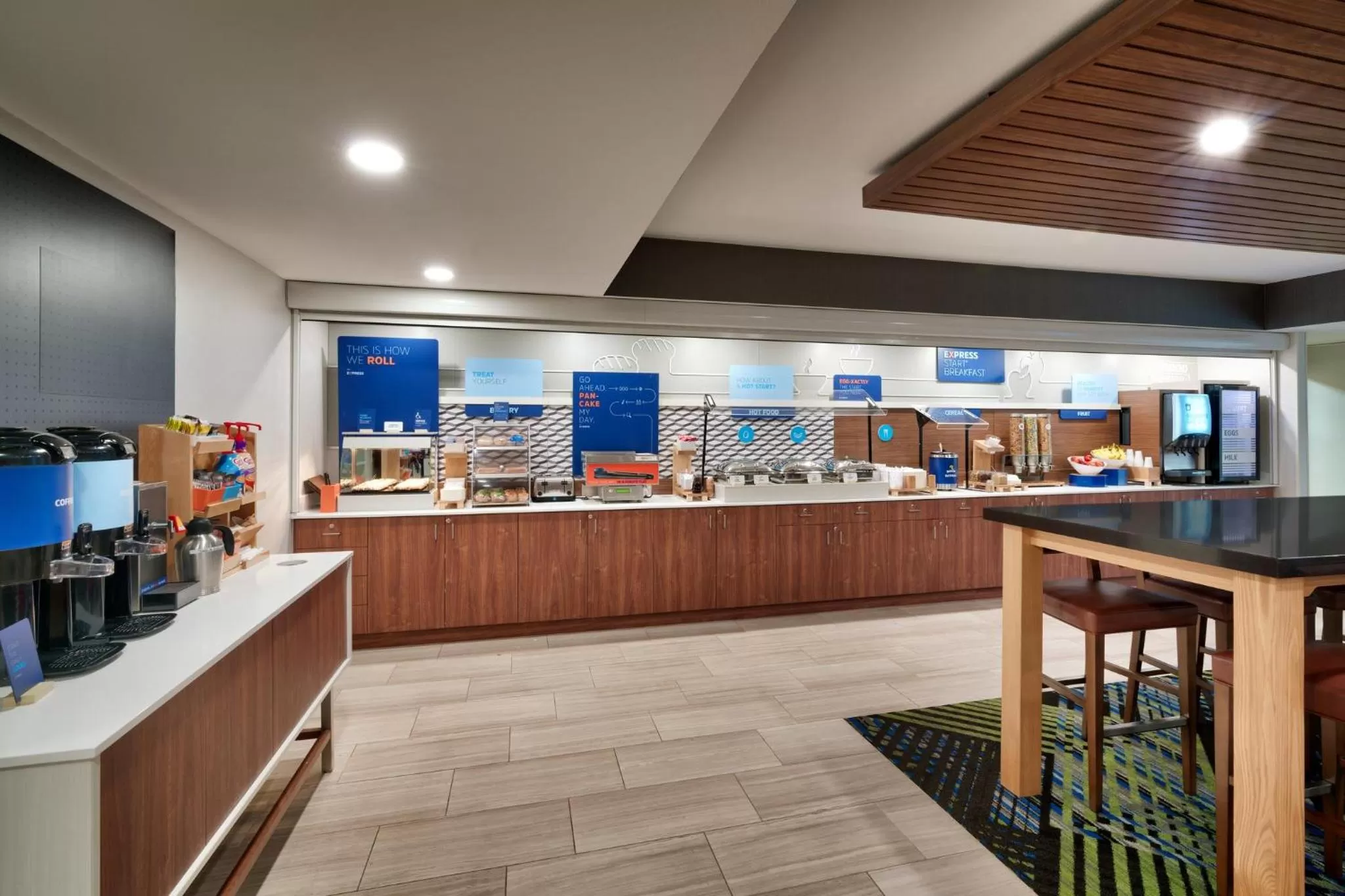 Breakfast in Holiday Inn Express & Suites Mitchell by IHG