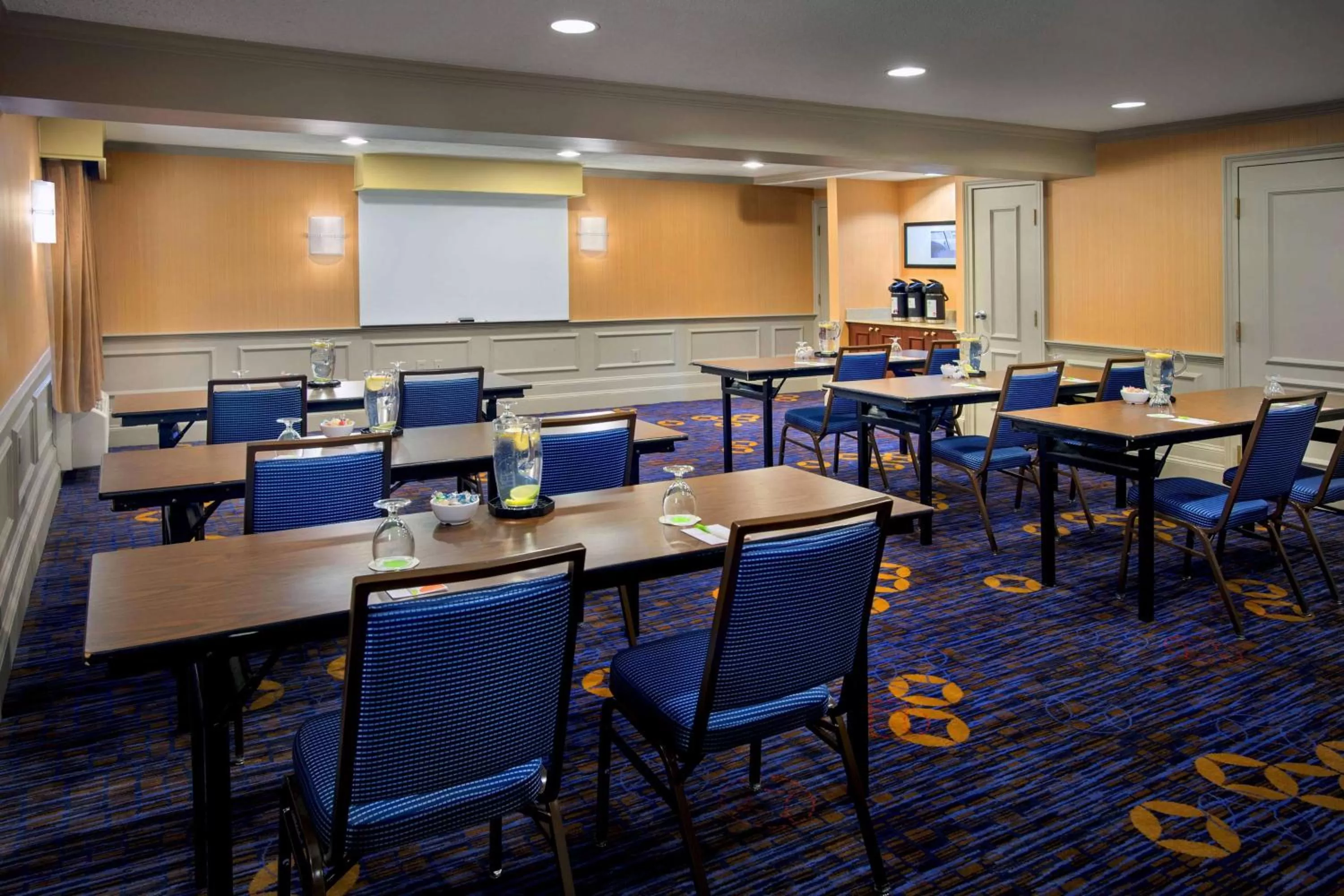 Meeting/conference room in Sonesta Select Boston Woburn Burlington