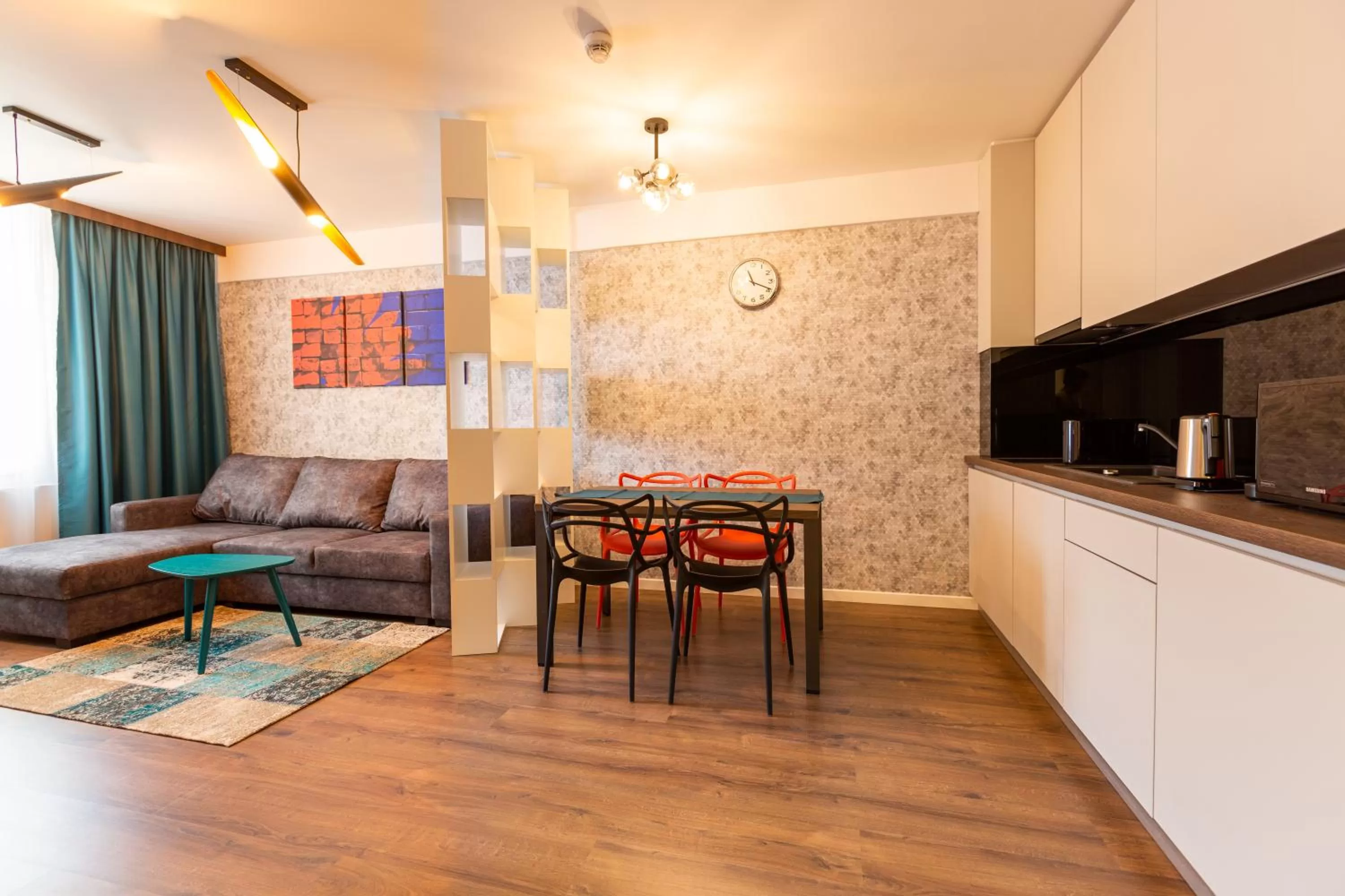 Kitchen or kitchenette in Bach Apartments