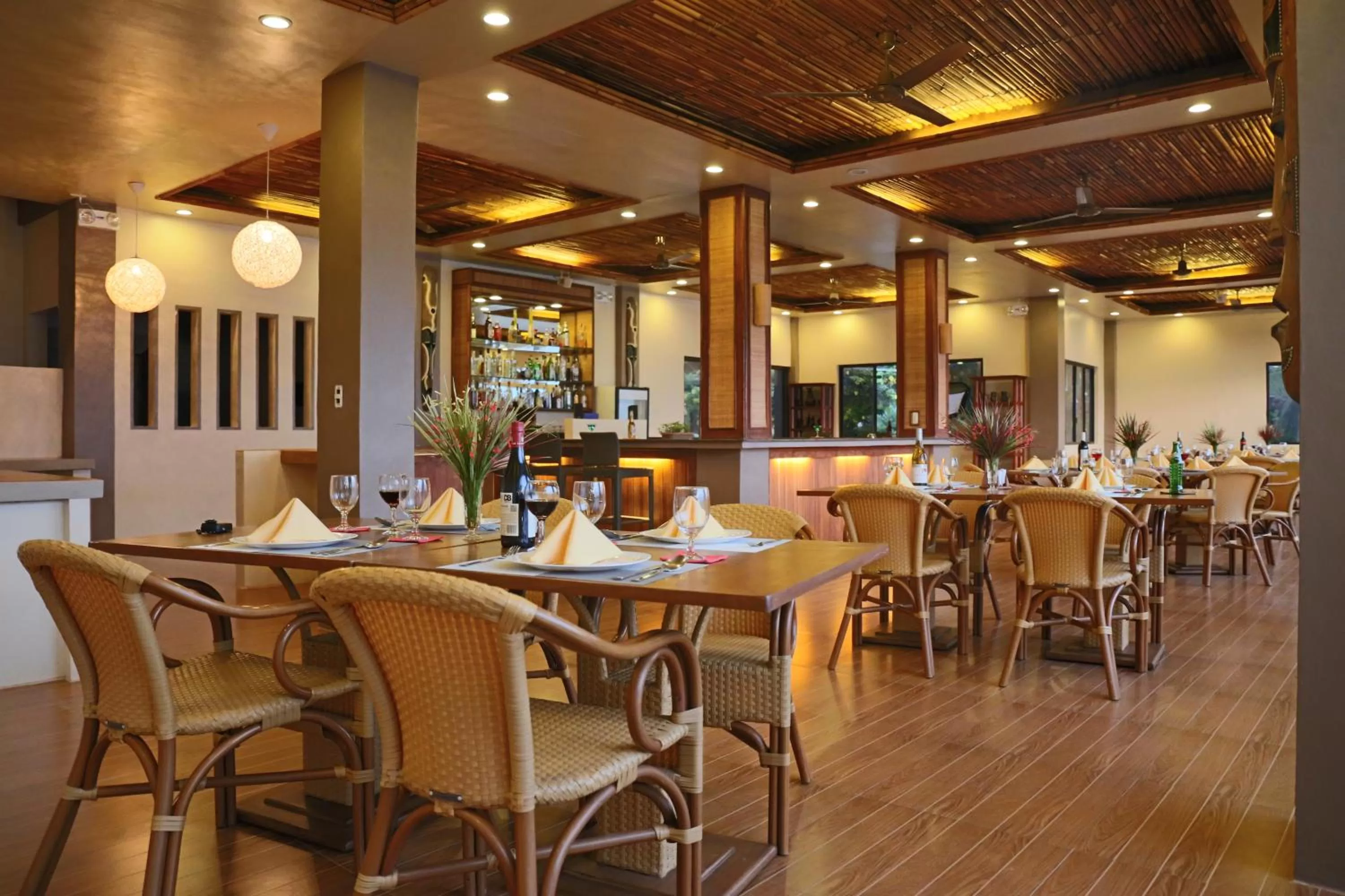 Food and drinks in Turtle Bay Dive Resort