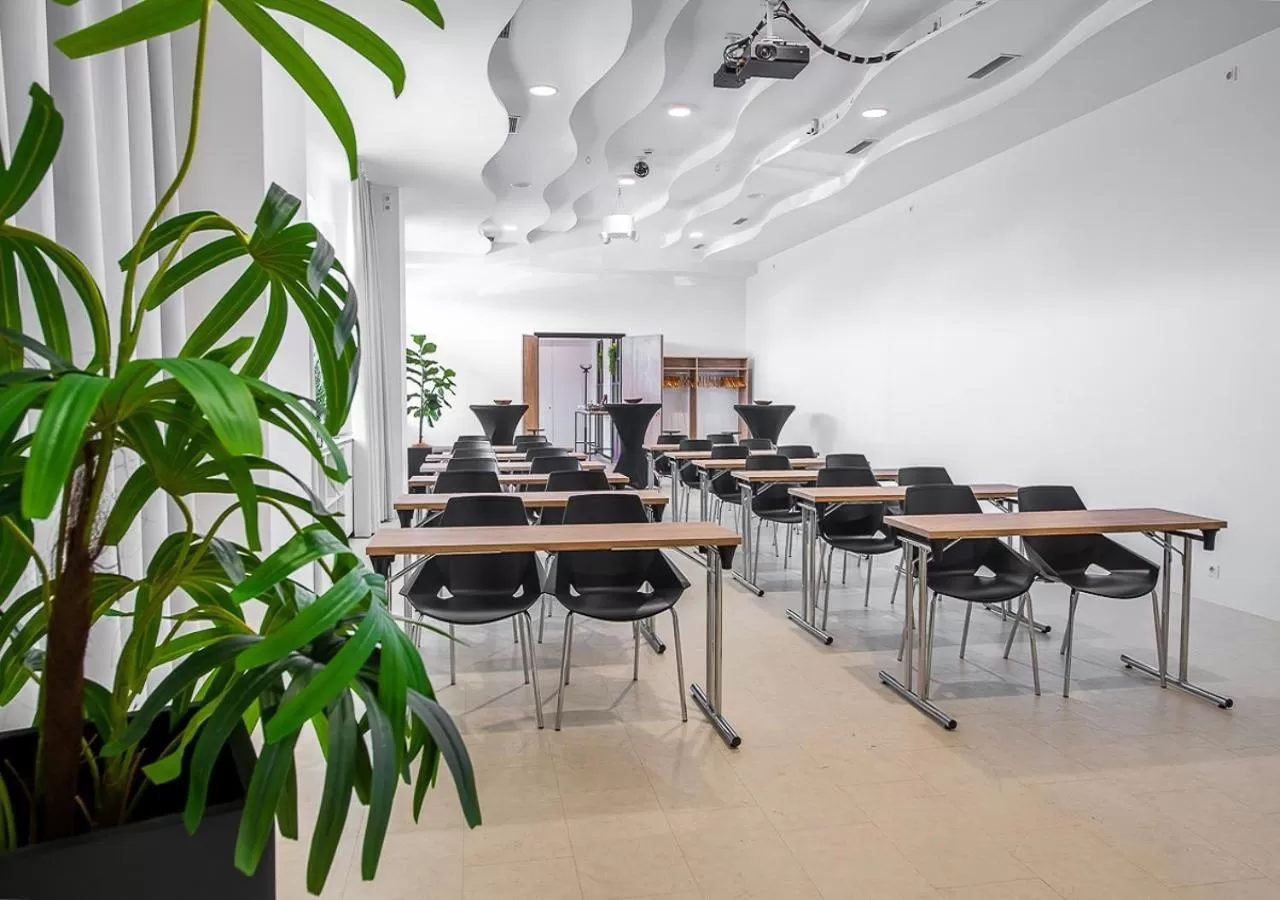 Business facilities in Urban Ring Hotel