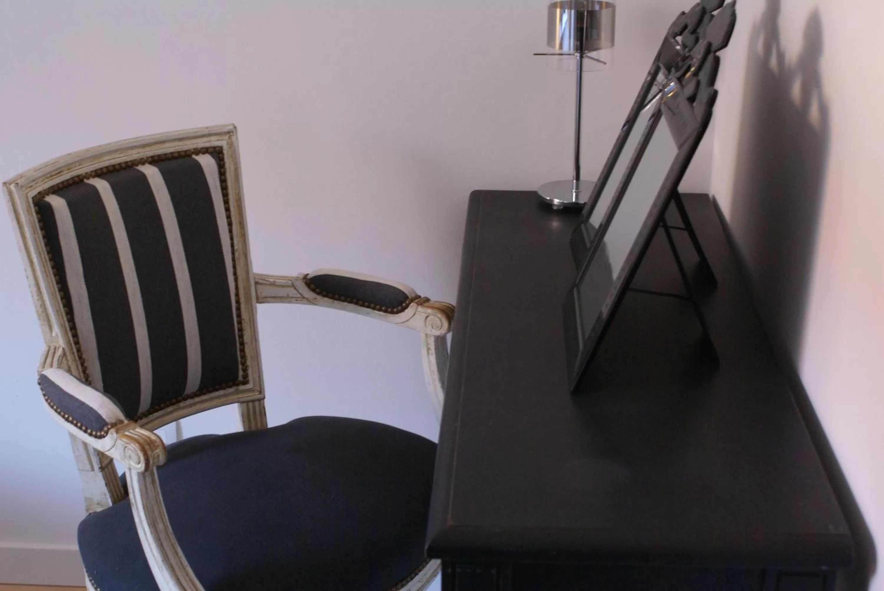 Bedroom, Seating Area in La Cour Soubespin