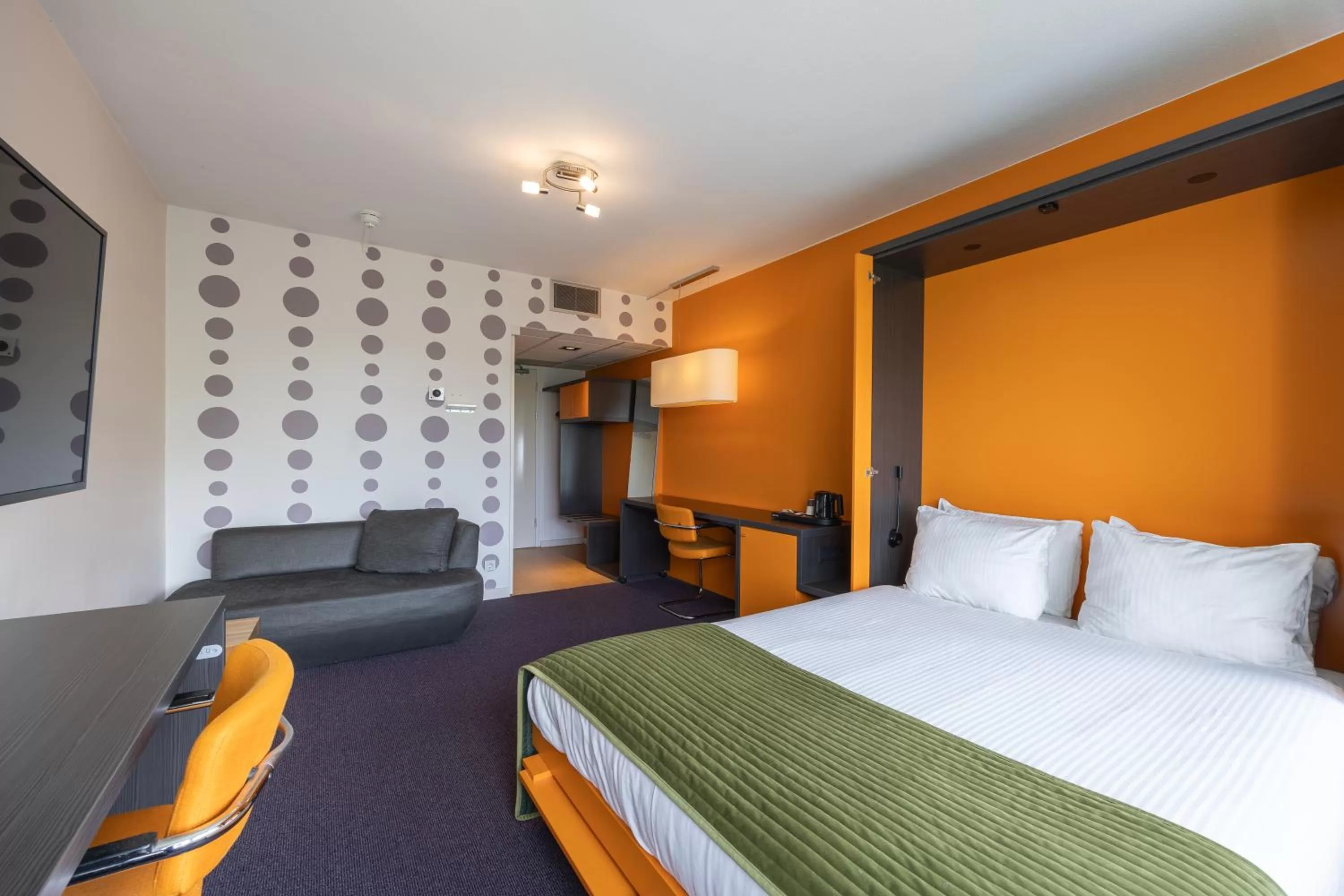 Bedroom, Bed in Amrâth Airport Hotel Rotterdam