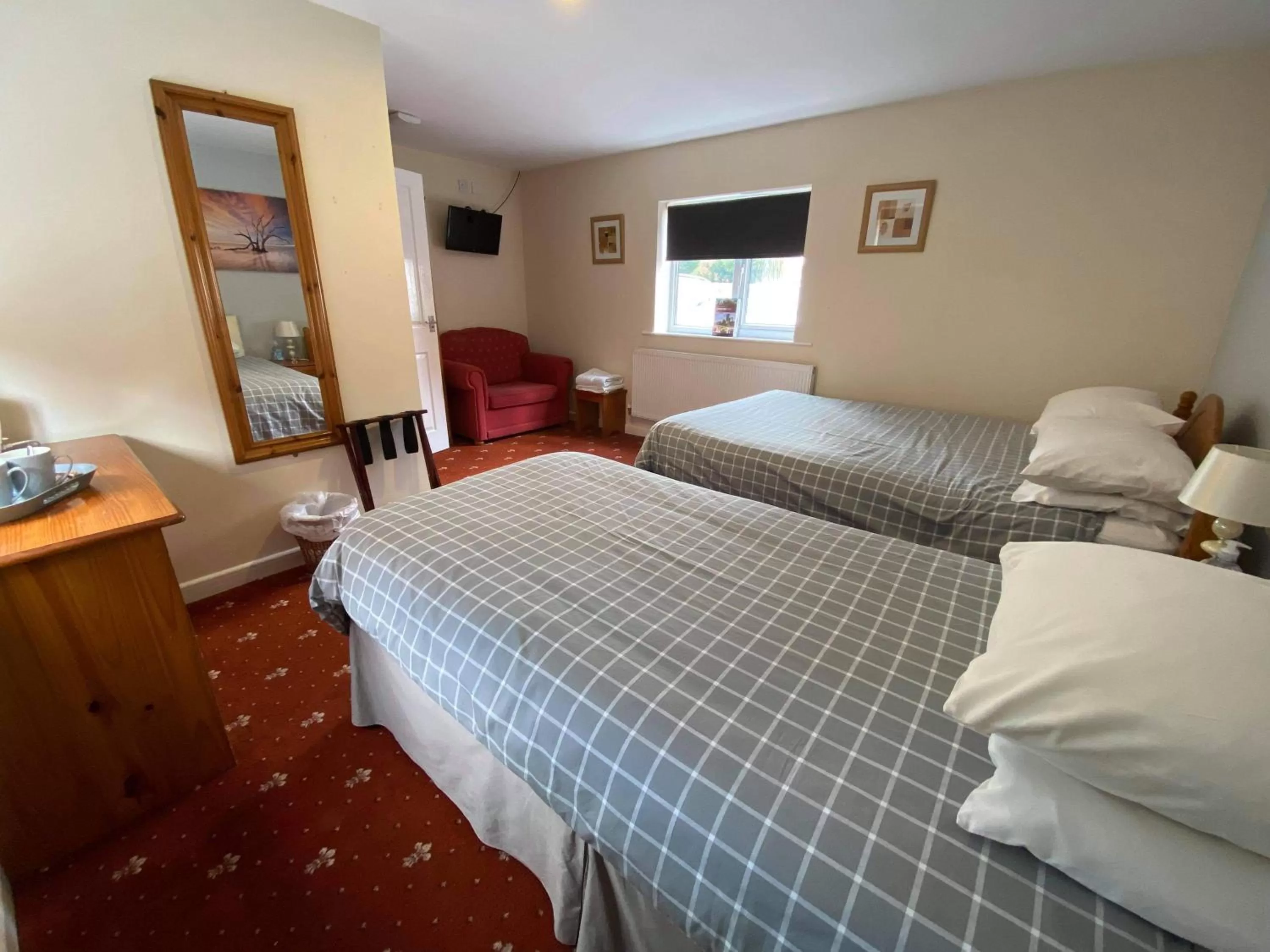 Bed in The Plough Inn Wigston