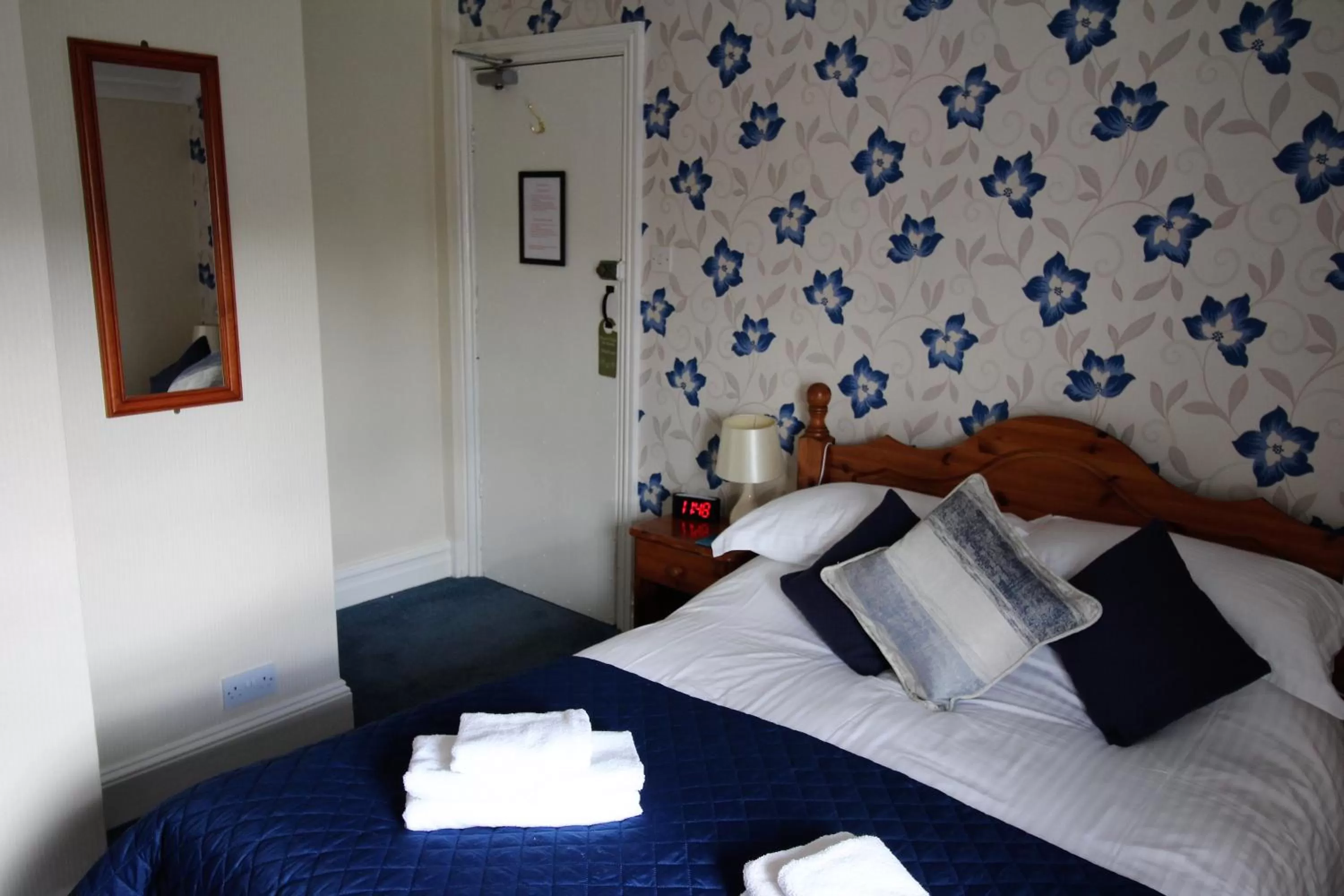 Bed in Eden Green Guest House