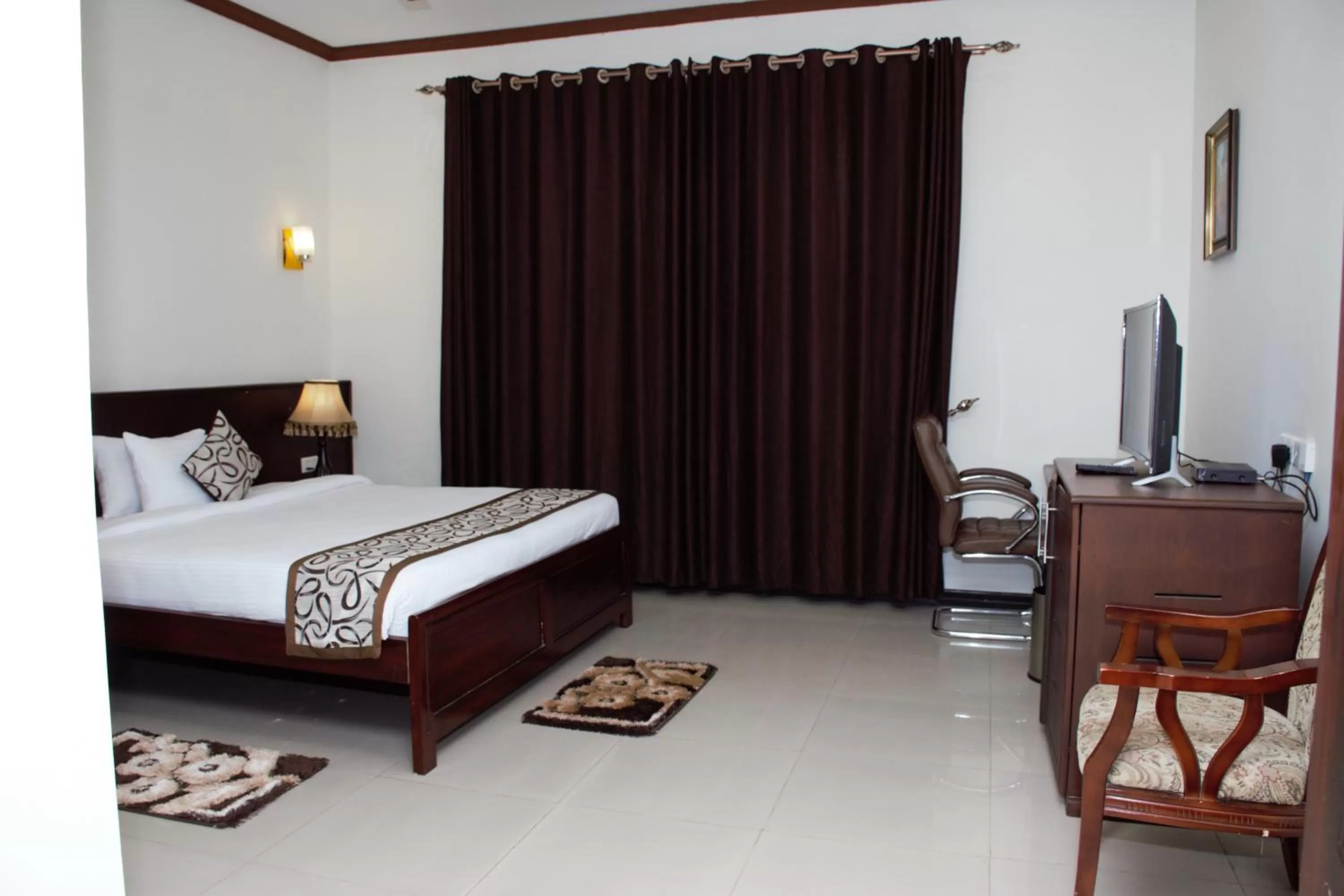 Bedroom, Bed in Hotel Blue Sapphire