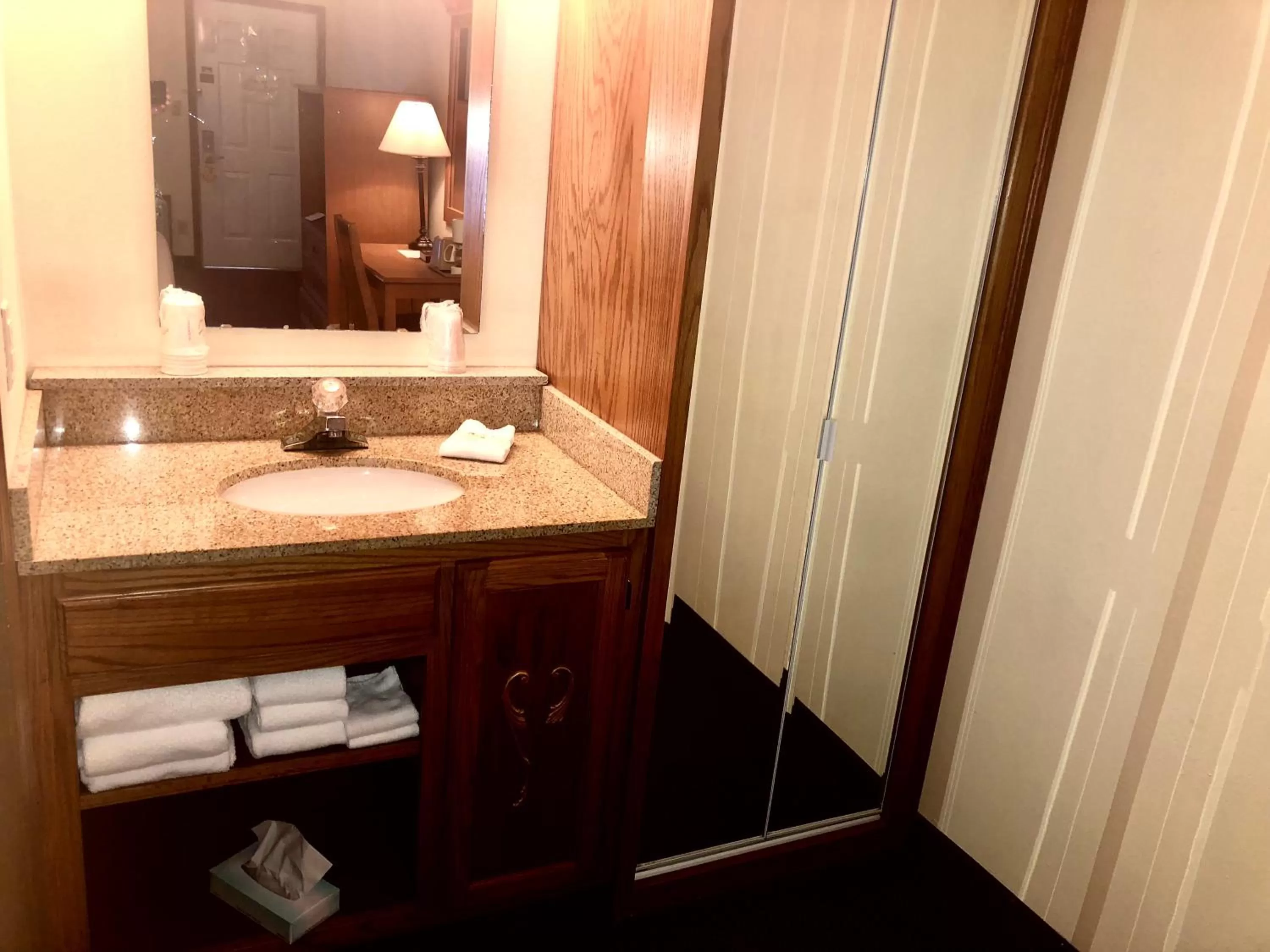 Bathroom in Honeysuckle Inn & Conference Center