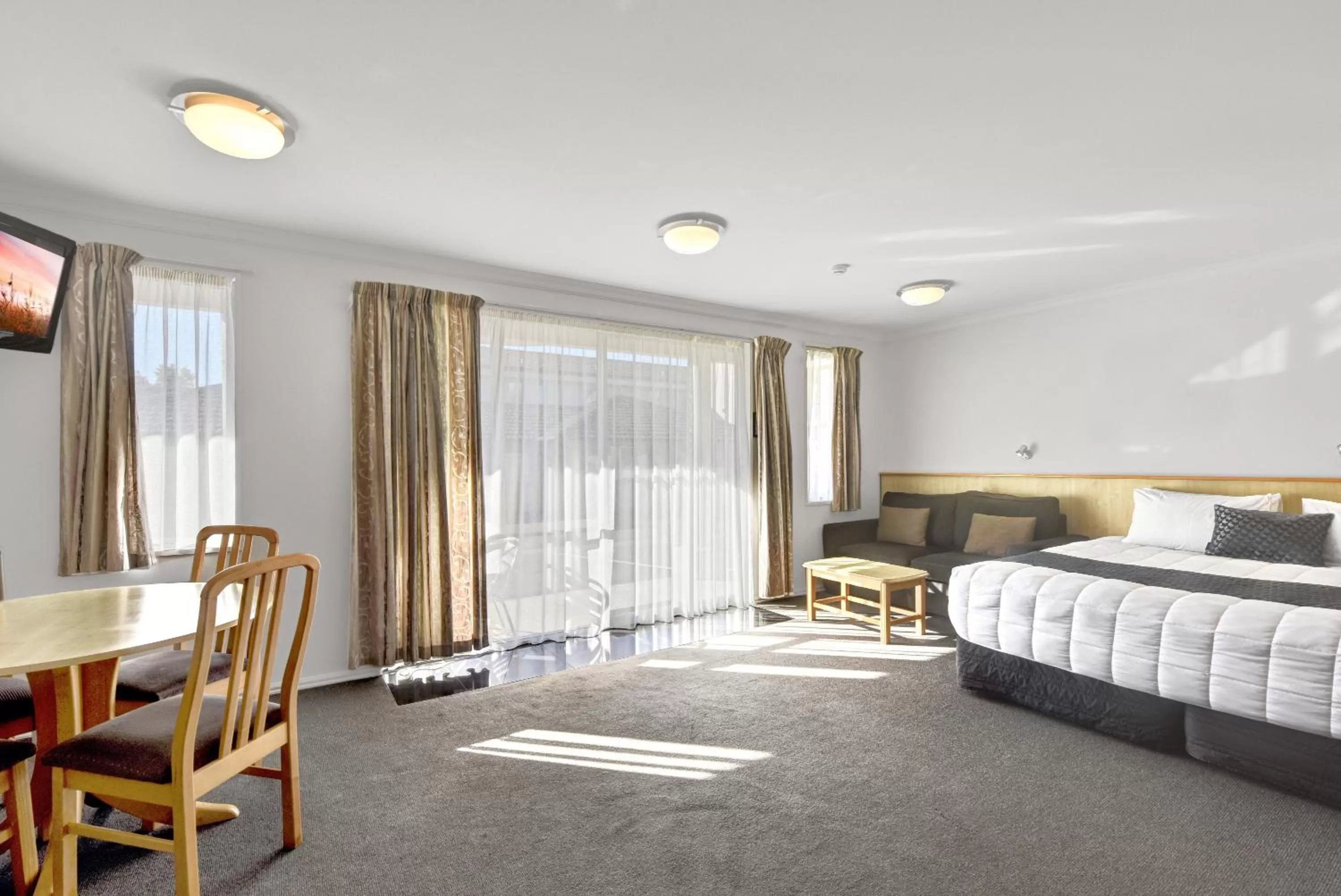 Living room, Bed in The Hotel Nelson