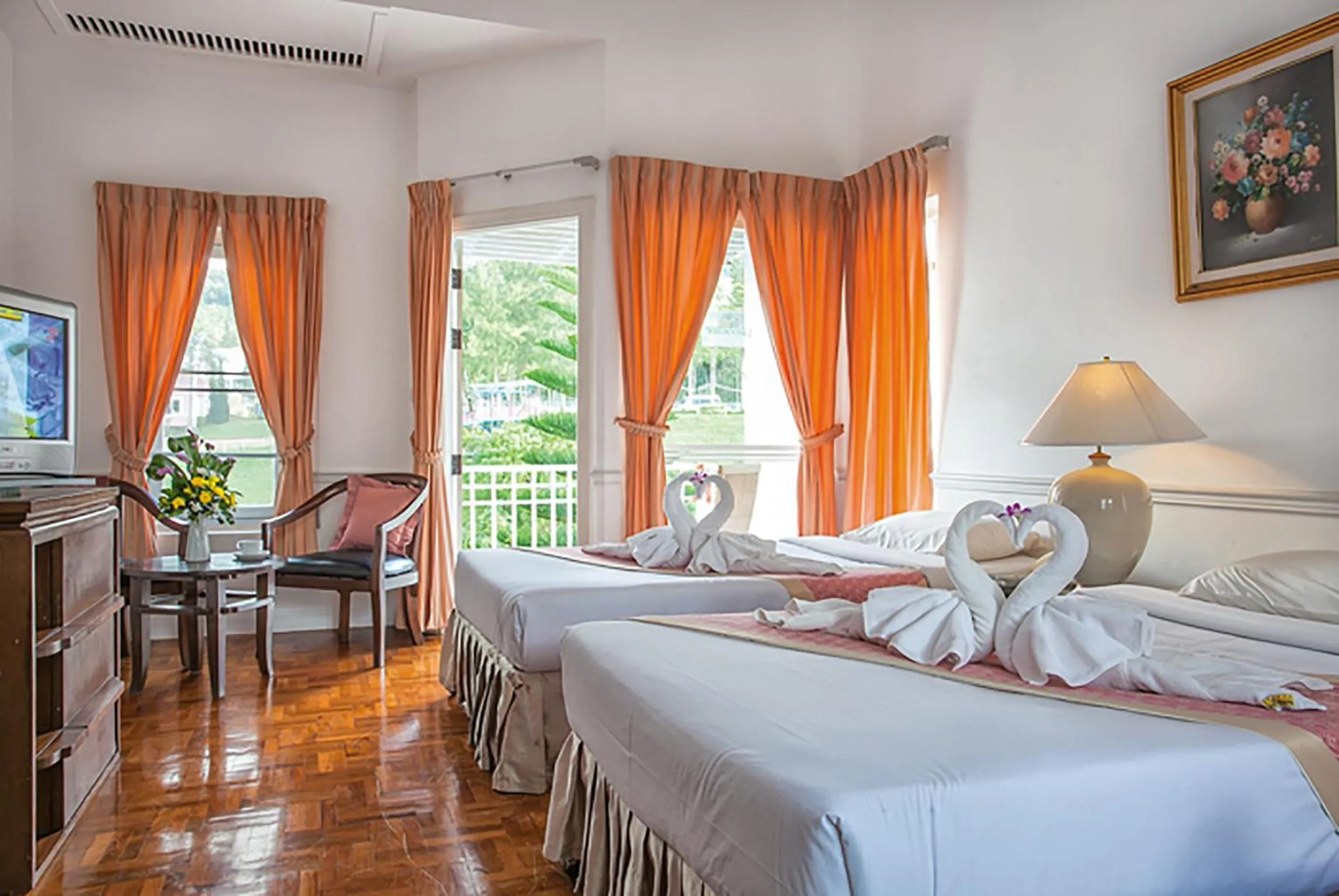 Decorative detail, Bed in Brookside Valley Resort