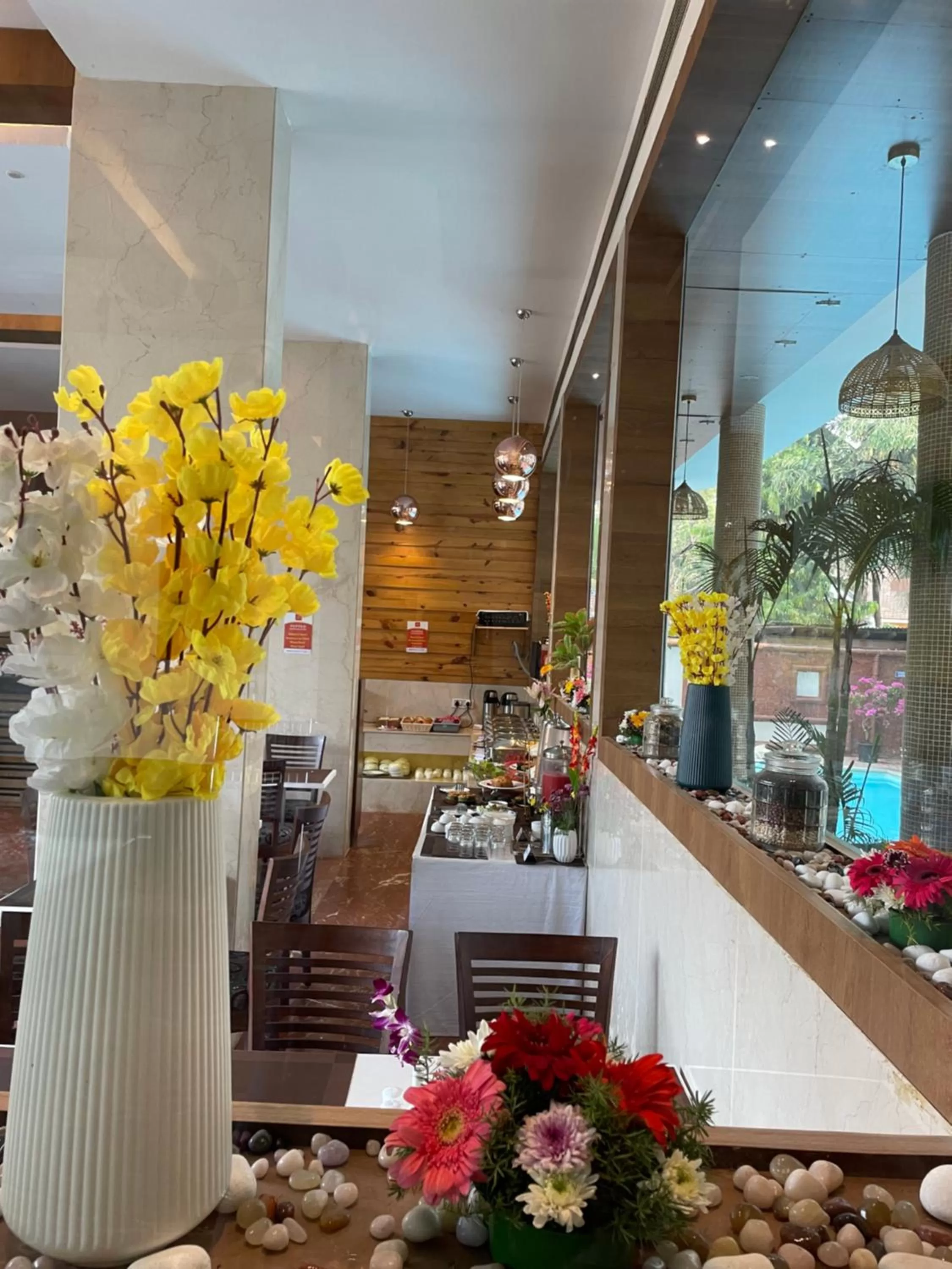 Breakfast in Le Seasons Resort