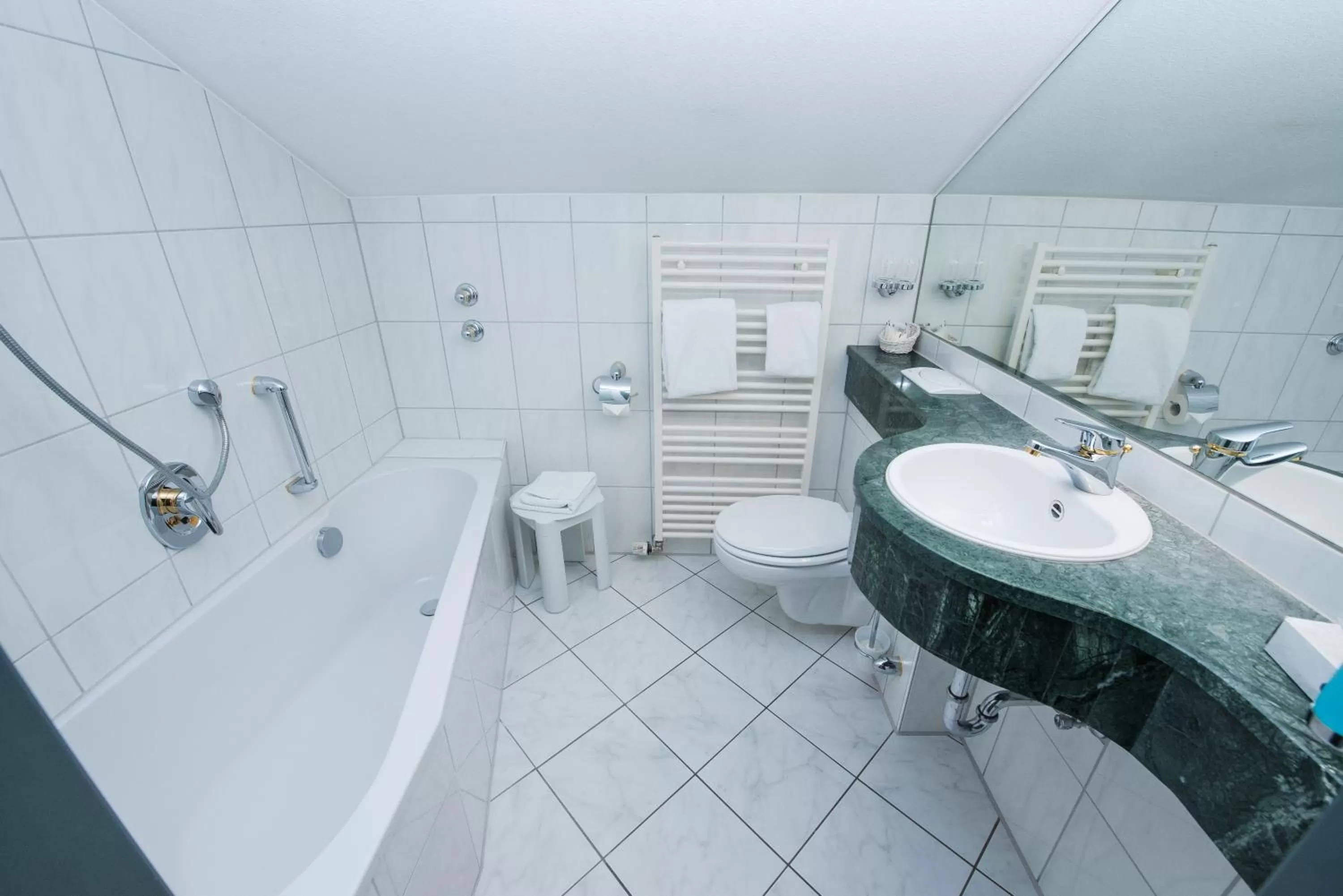 Toilet in Hotel am Schloss