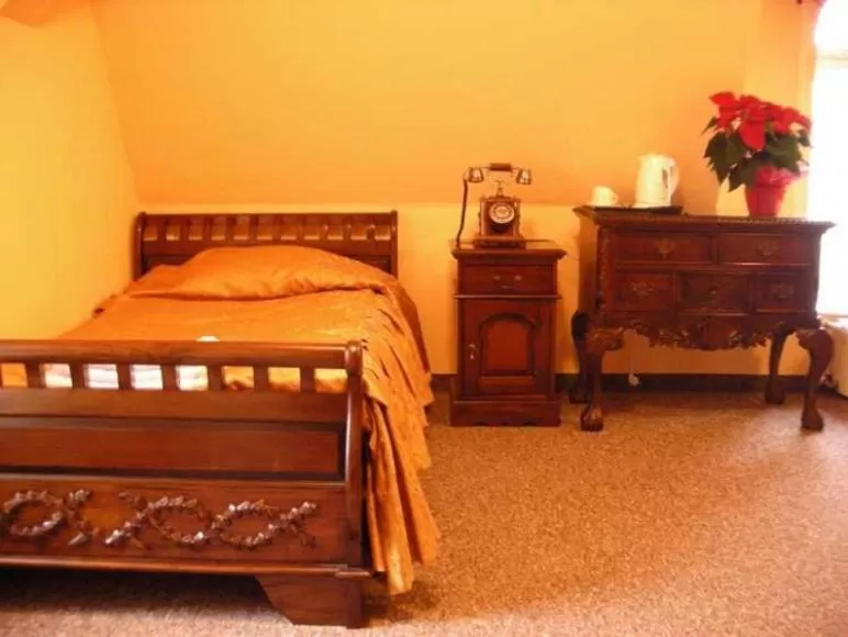 Bed in Dom Schumannów