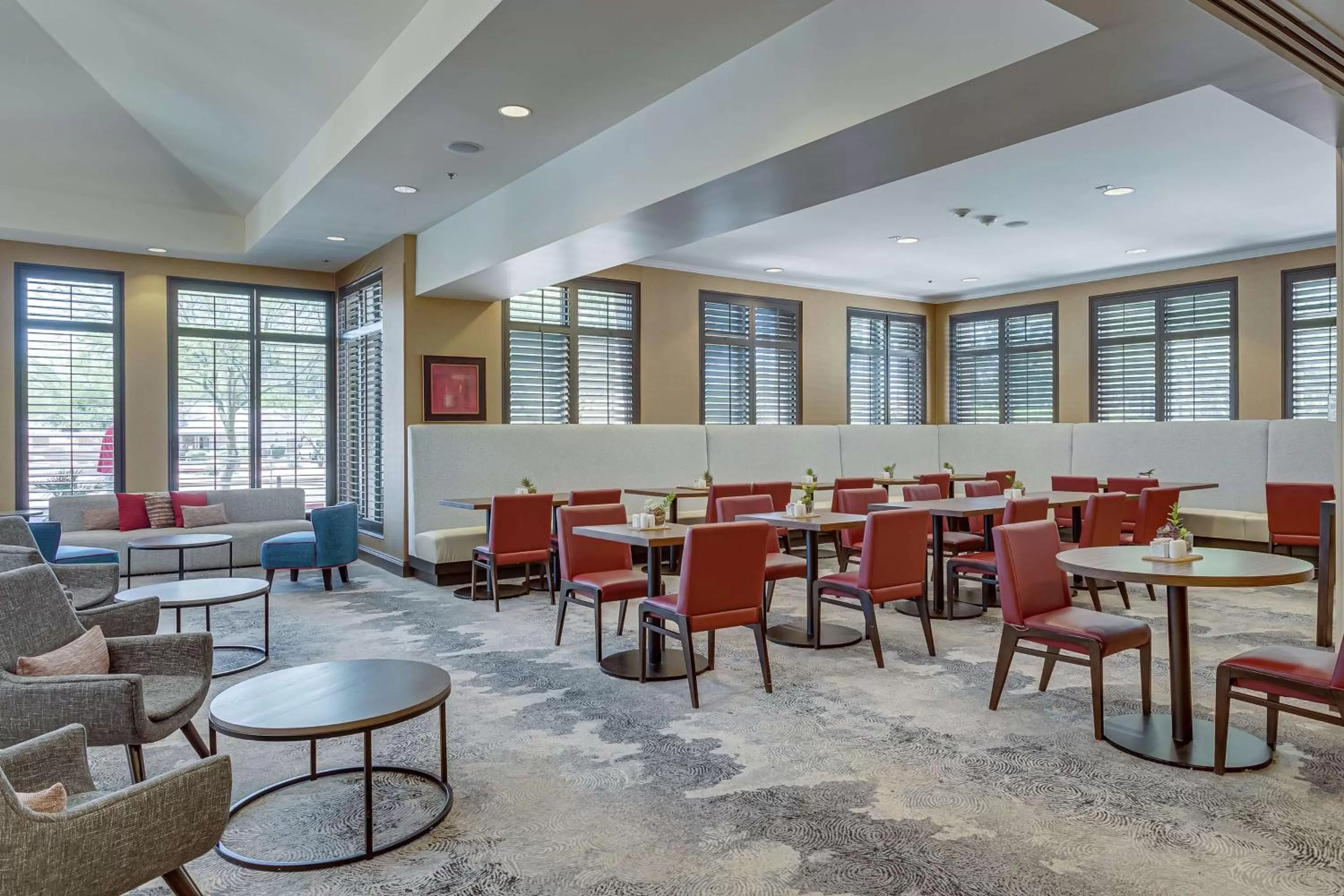 Restaurant/places to eat in Hilton Garden Inn Phoenix Airport North
