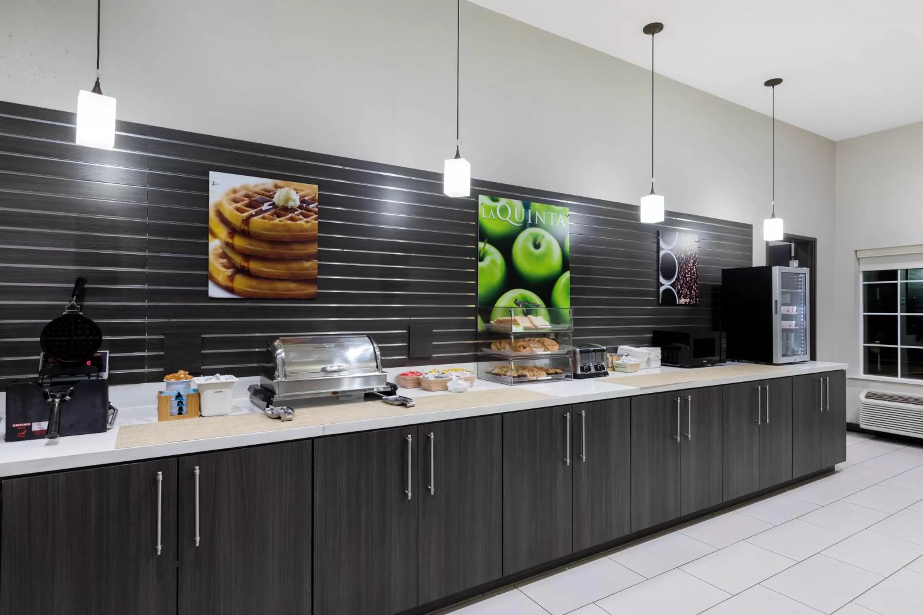 Breakfast in La Quinta by Wyndham Claremore