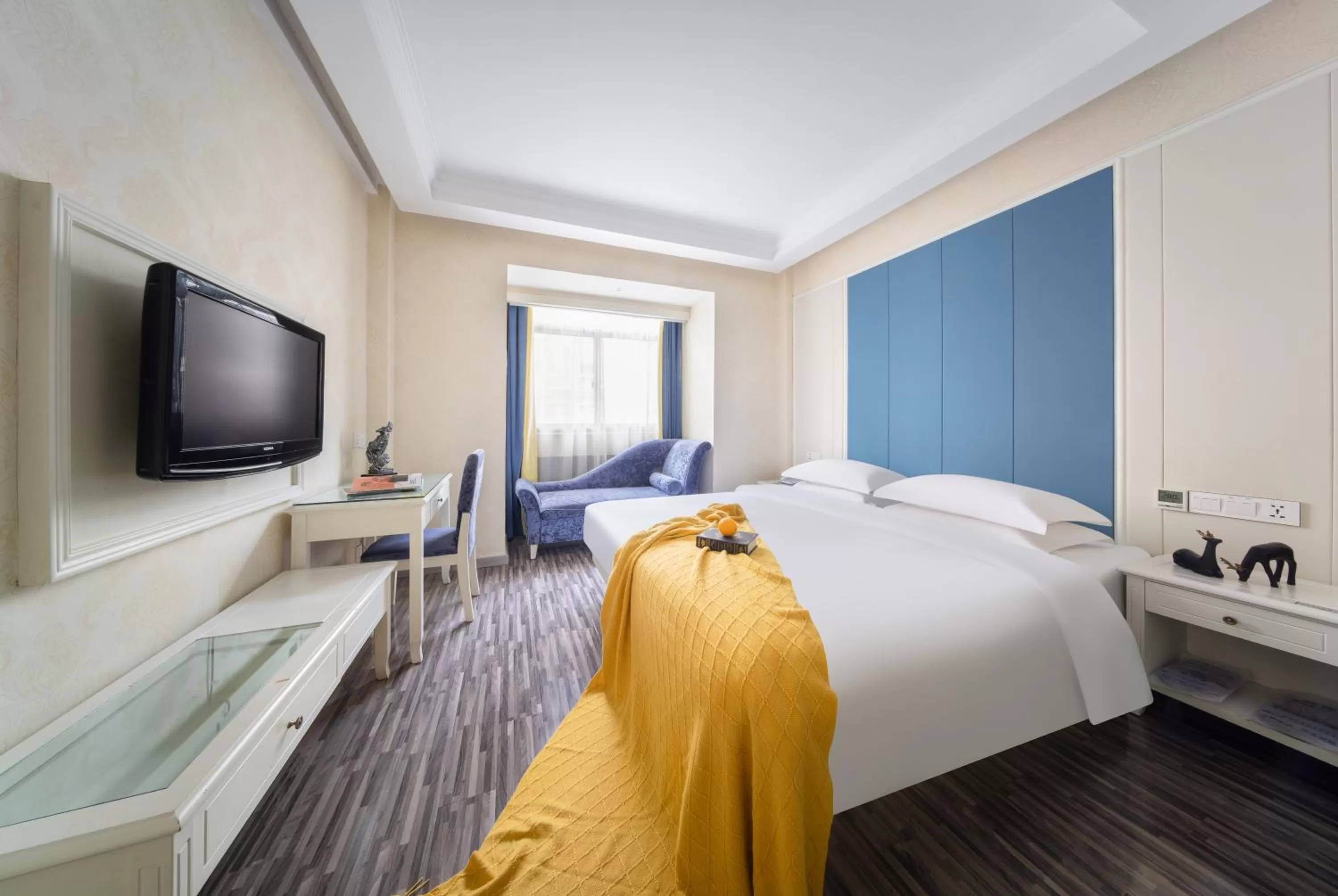 TV/Entertainment Center in Lingshang Hotel