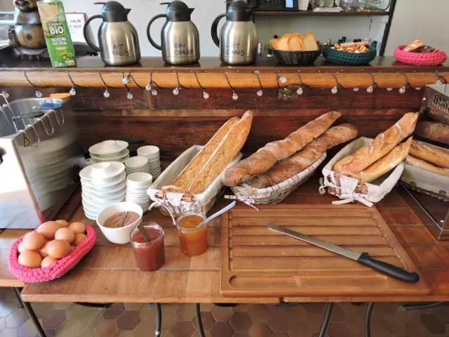 Buffet breakfast, Food in L auberge du lion d or