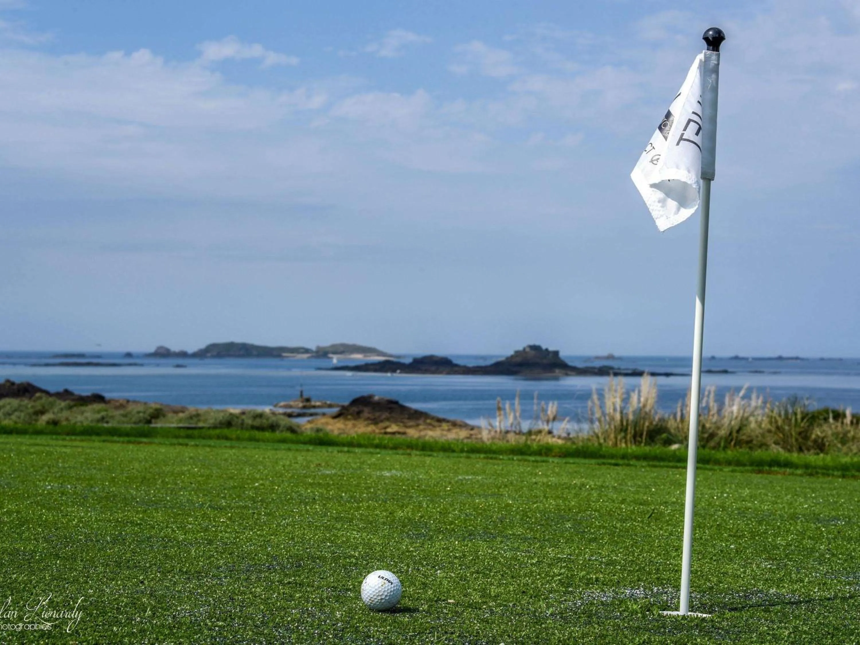 Golfcourse in Emeria Dinard Thalasso Spa