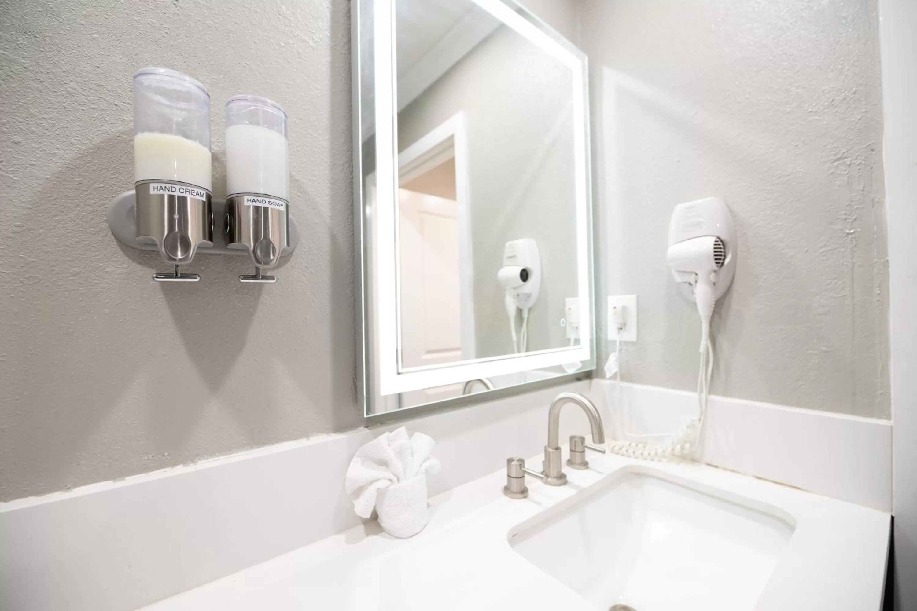 Bathroom in Omeo Suites
