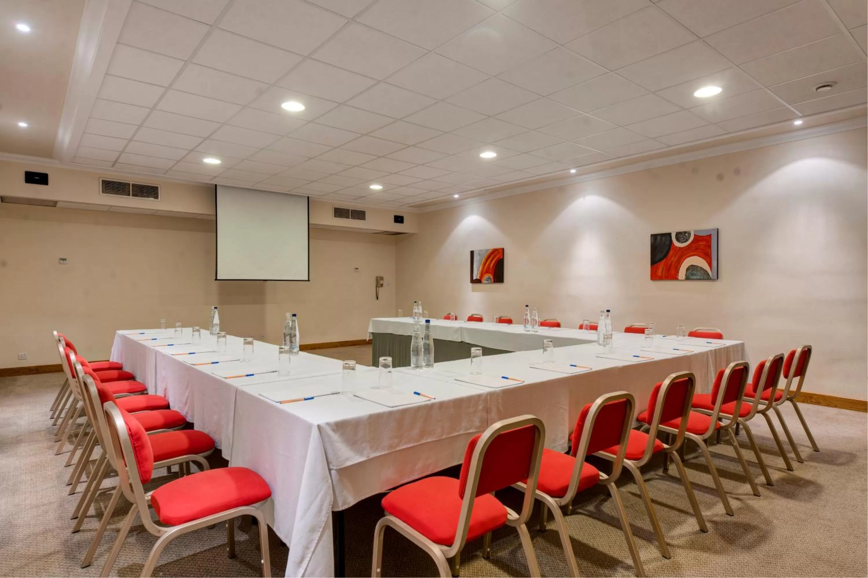 Business facilities in Paradise Bay Resort