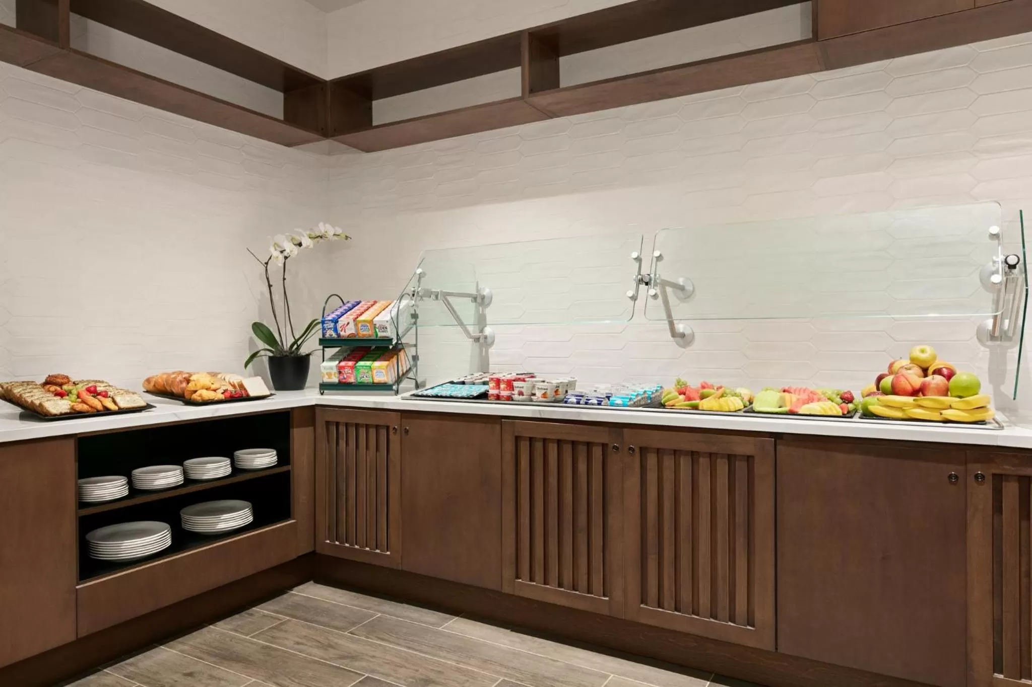 Restaurant/places to eat in Crowne Plaza Hotel Philadelphia - King of Prussia by IHG