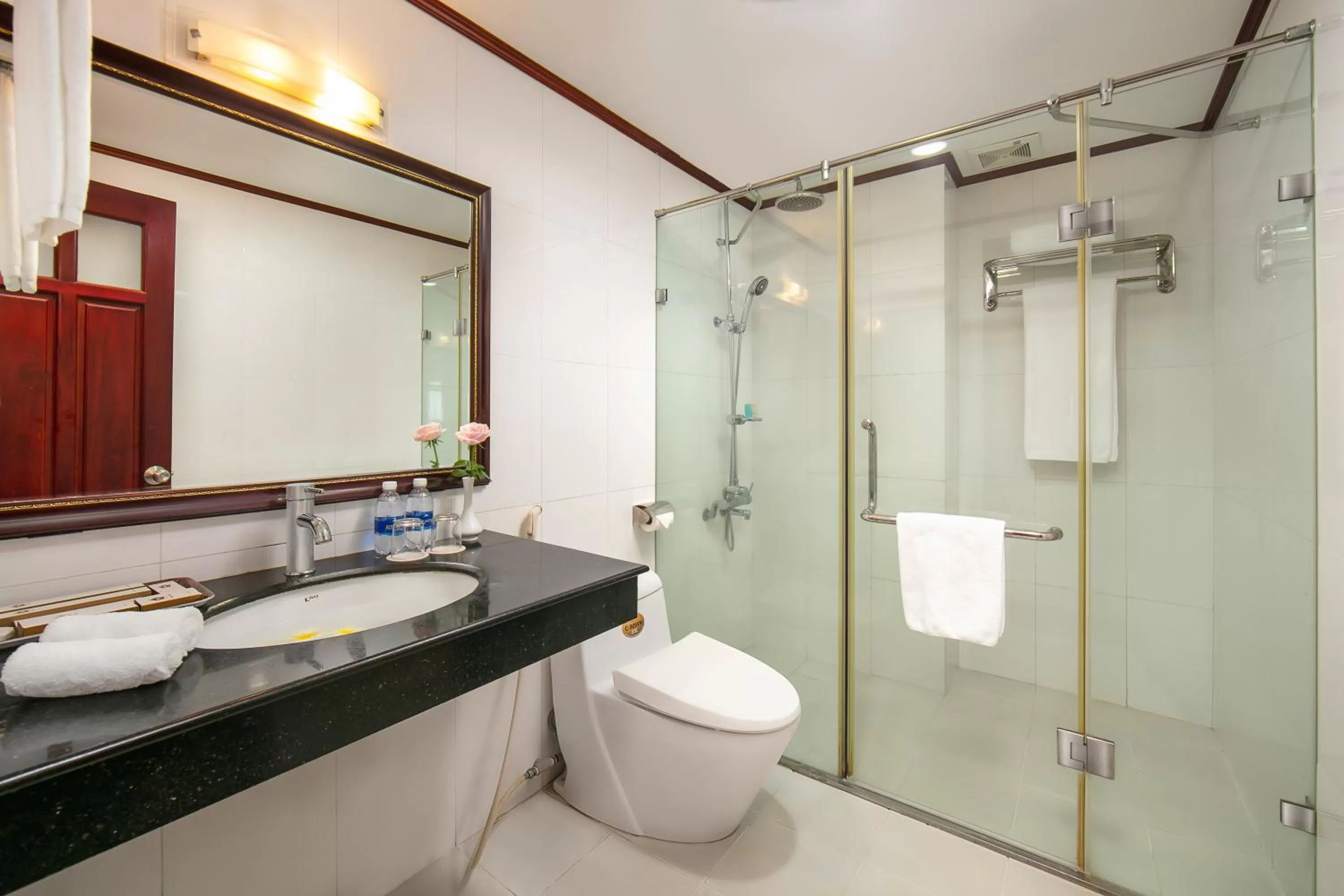 Bathroom in Hoa Dao Hotel