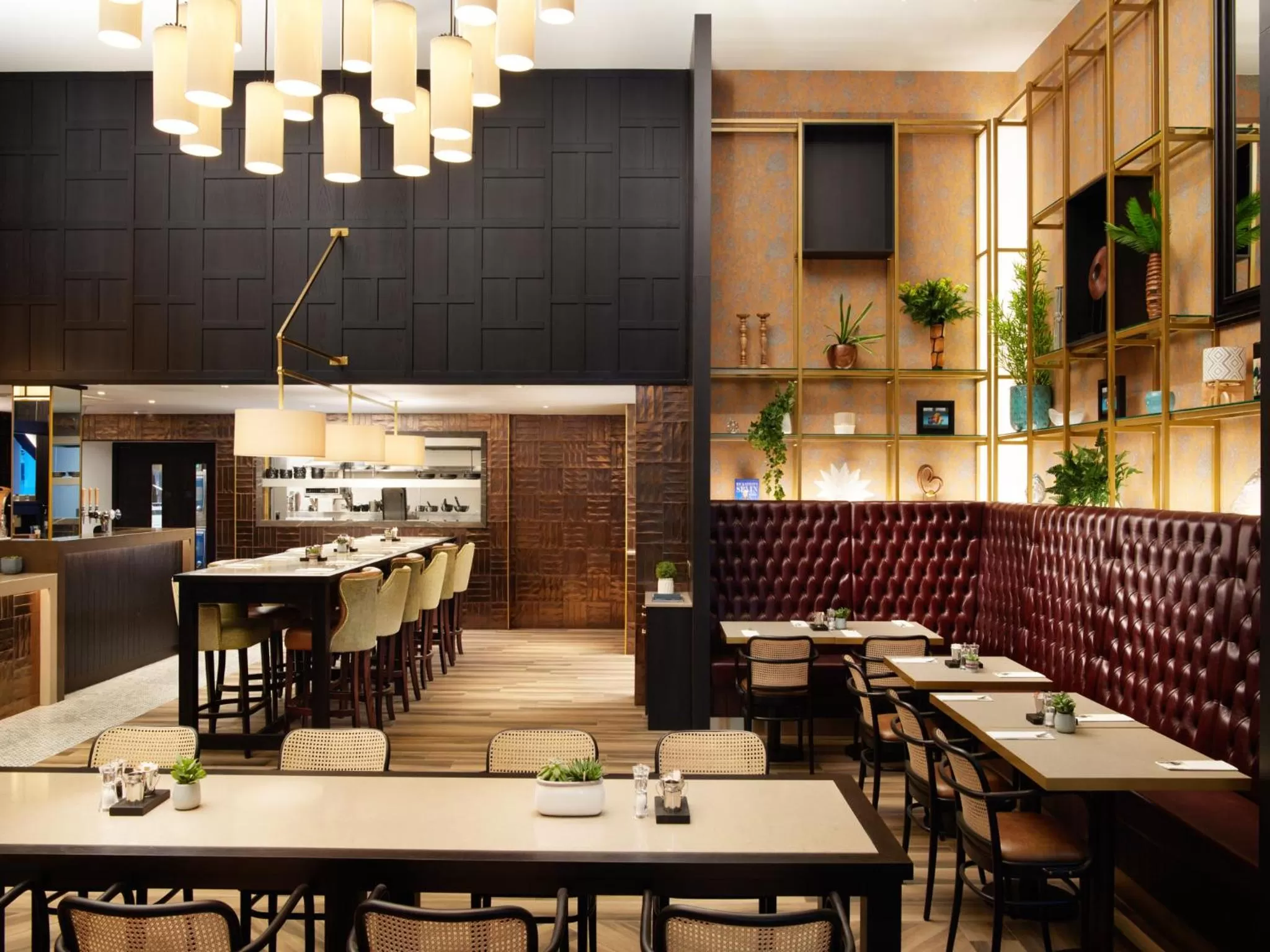 Restaurant/places to eat in Grand Central Hotel Belfast