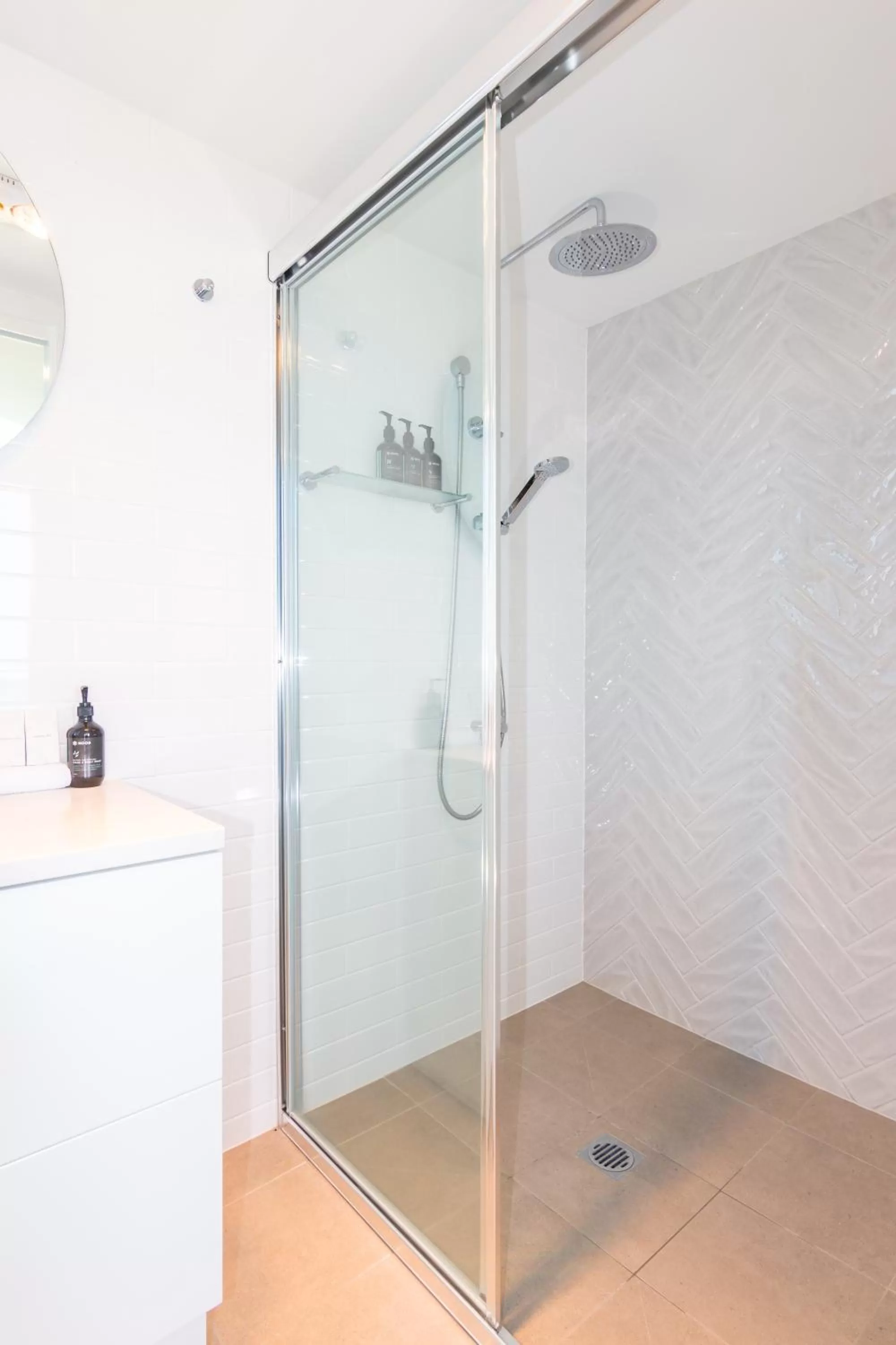 Bathroom in ibis Styles Port Macquarie