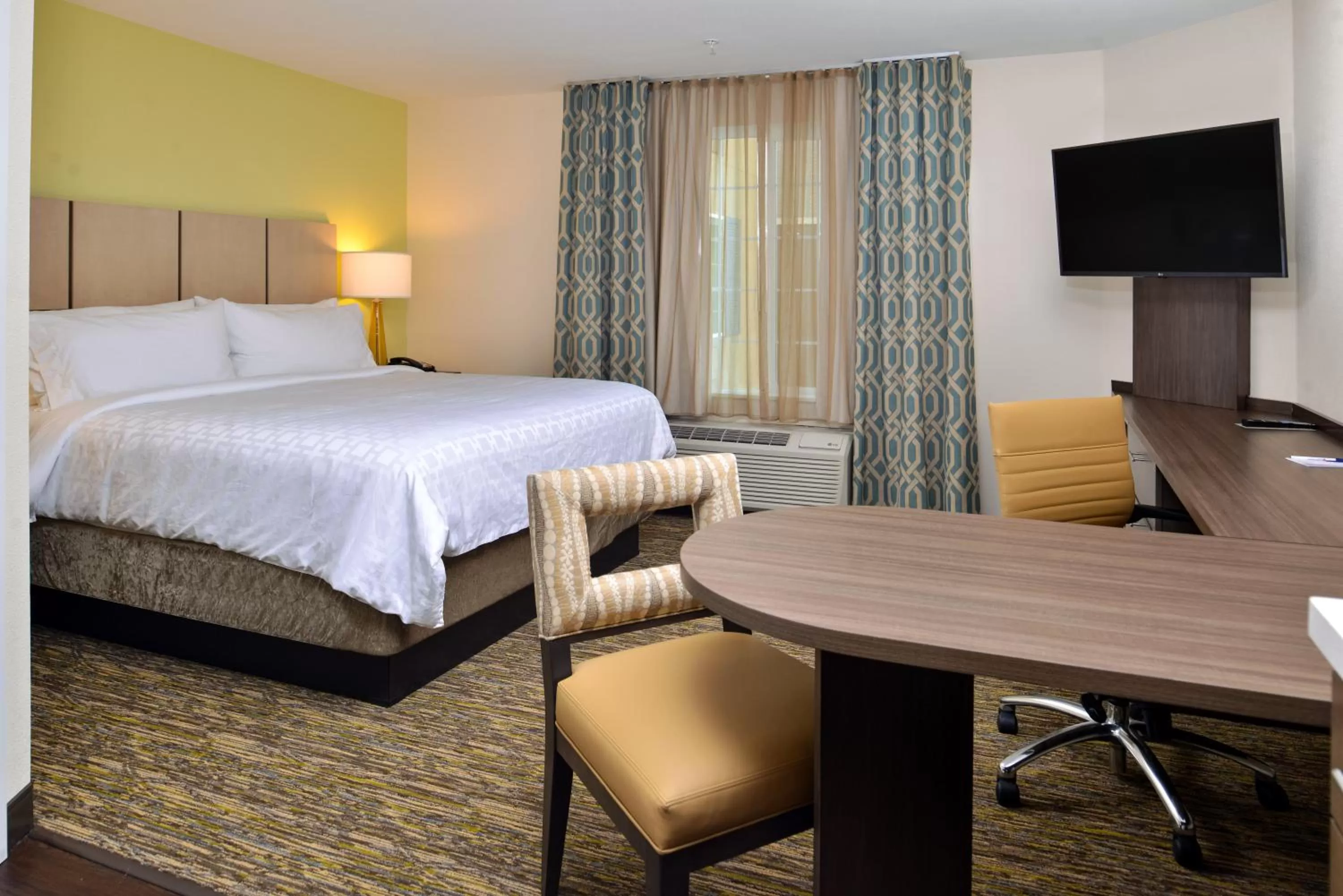 Photo of the whole room, Bed in Candlewood Suites - Lodi by IHG