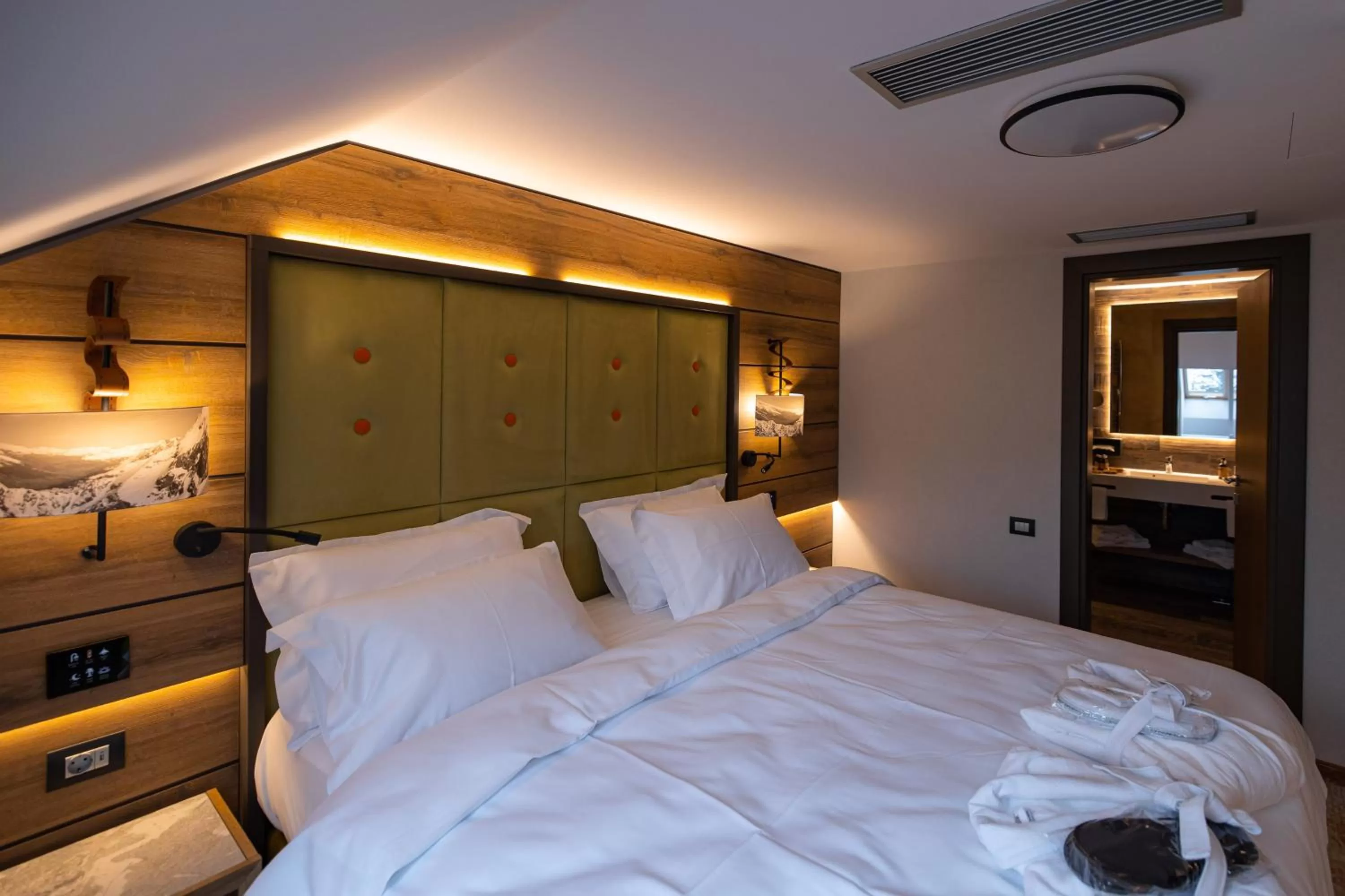 Bed in Hotel Belmont