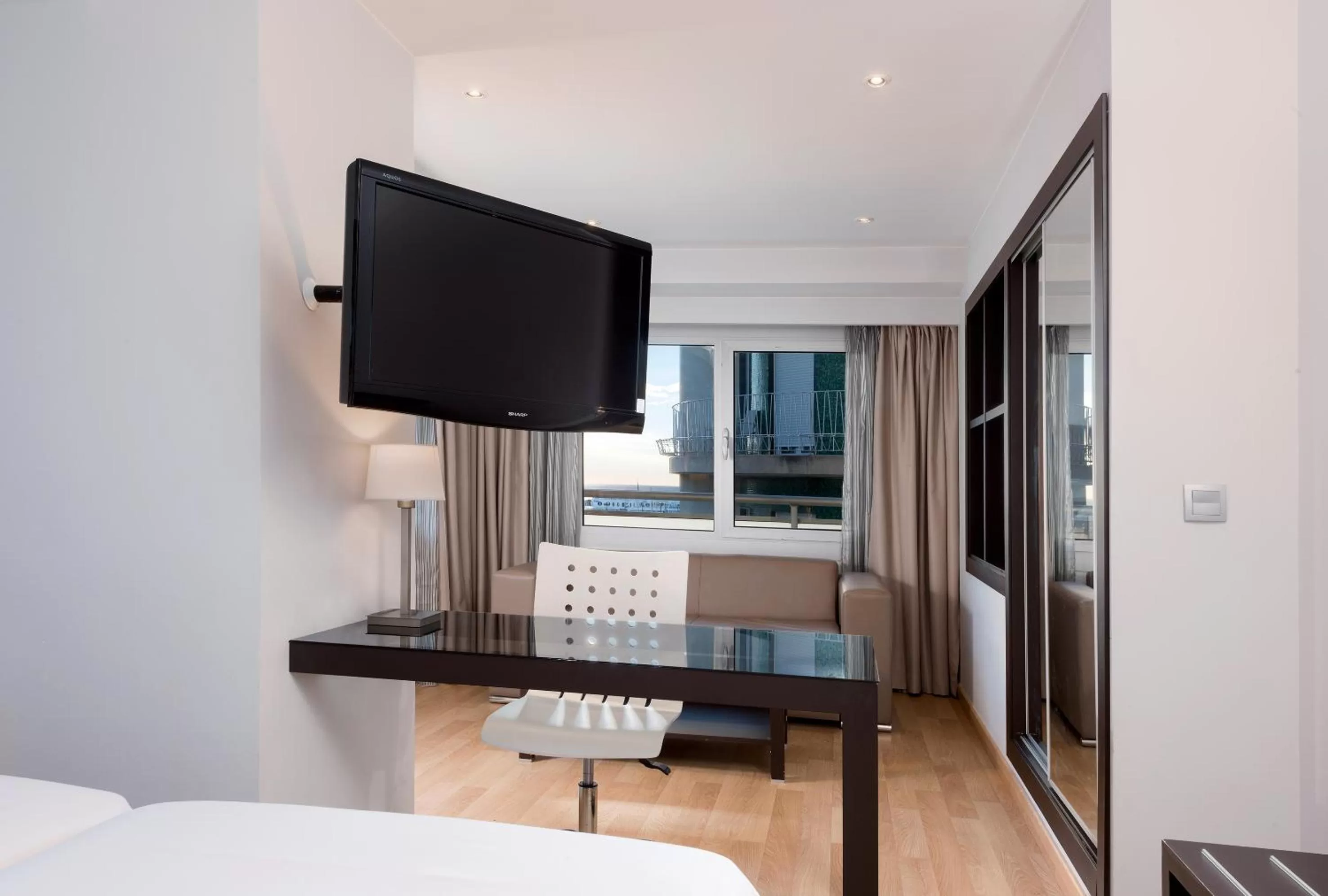 TV and multimedia, Bed in Hotel Alicante Gran Sol, affiliated by Meliá