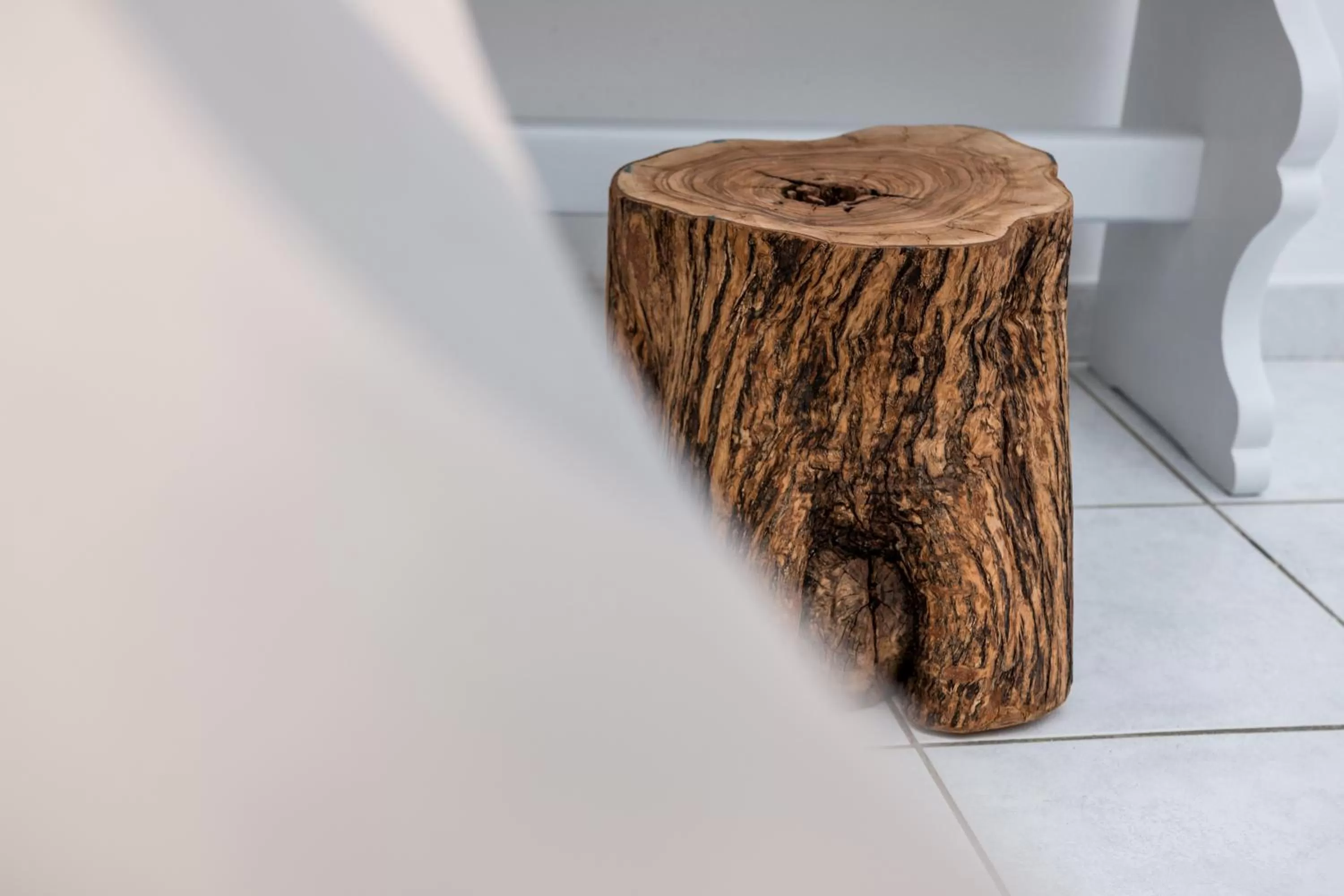 Decorative detail in Ktima Bianco