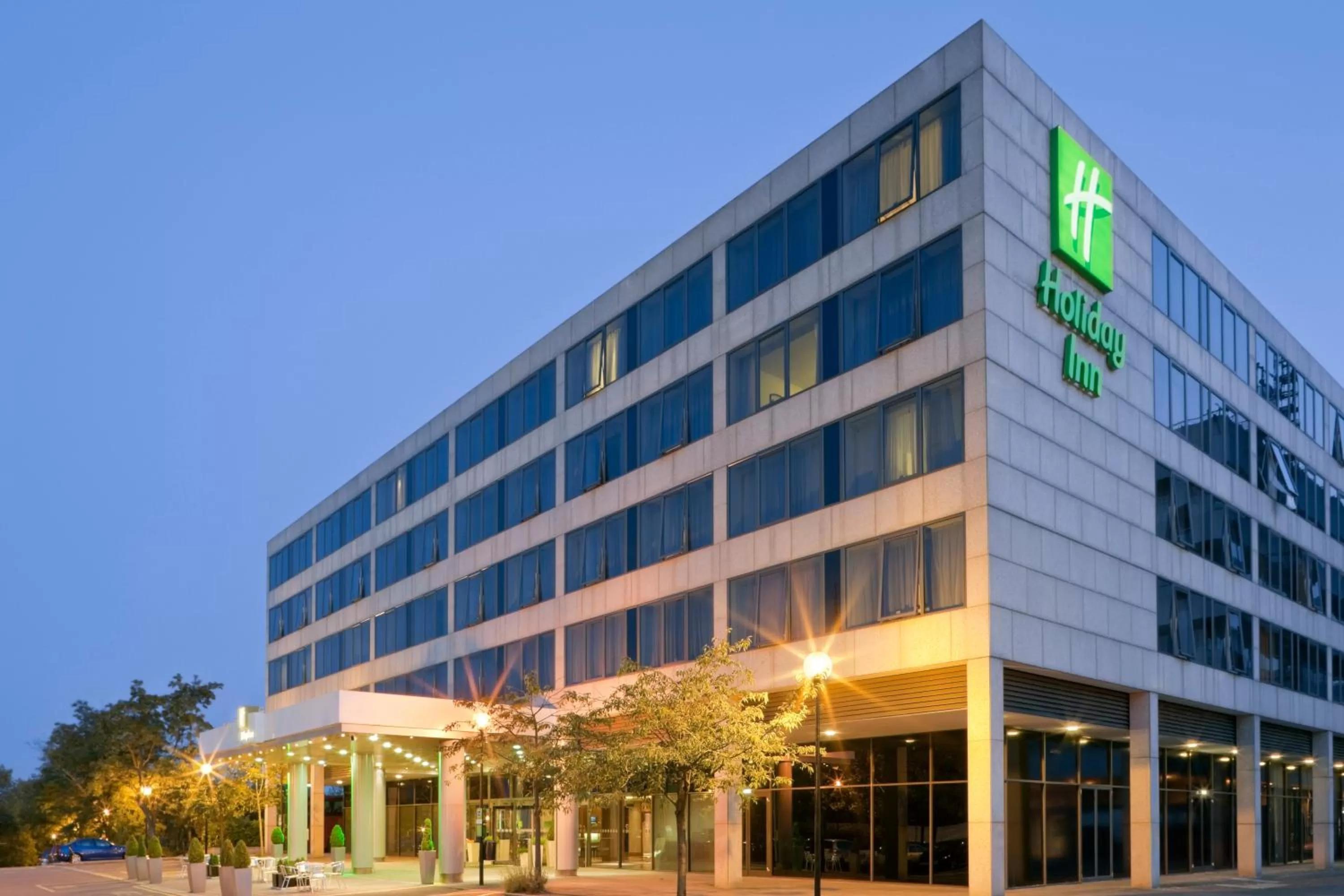 Property building in Holiday Inn Milton Keynes Central by IHG